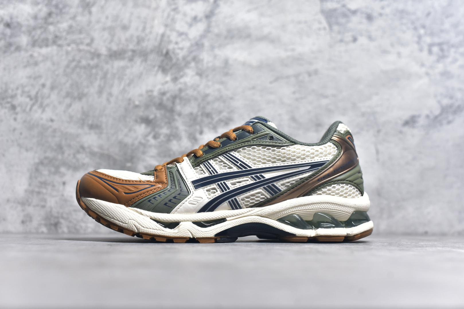 #纯原 Asics Gel-Kayano K14 亚瑟士系列复古舒适织物合成革减震防滑耐磨低帮休闲跑步鞋 内卷时代 纯原品质 真标价格 市场顶级版本 原装纸板楦头开发 独家私模五层组合大底 原厂定制缓震硅胶加持 原盒原配 官方四联吊牌 一比一同步原鞋工艺和用料 鞋面原厂“三明治”多层网布 区别其他同价版本 鞋垫采用原厂OrthoLite欧索莱材质 非普通海玻璃鞋垫 后跟一样采用了GEL缓震胶 整体系列设计非常的科技感 锻炼跑步的同时让你一样时尚百搭 尺码：36 37 37.5 38 39 39.5 40 40.5 41.5 42 42.5 43.5 44 44.5 45-选品中心