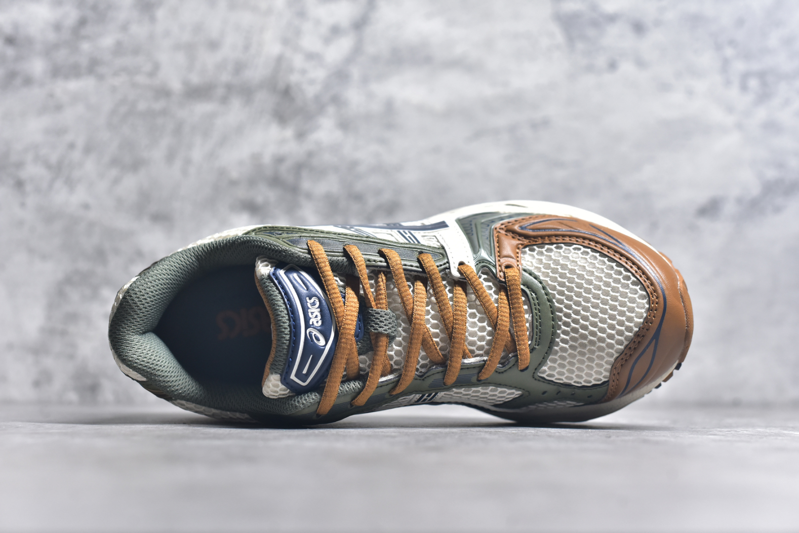 图片[4]-#纯原 Asics Gel-Kayano K14 亚瑟士系列复古舒适织物合成革减震防滑耐磨低帮休闲跑步鞋 内卷时代 纯原品质 真标价格 市场顶级版本 原装纸板楦头开发 独家私模五层组合大底 原厂定制缓震硅胶加持 原盒原配 官方四联吊牌 一比一同步原鞋工艺和用料 鞋面原厂“三明治”多层网布 区别其他同价版本 鞋垫采用原厂OrthoLite欧索莱材质 非普通海玻璃鞋垫 后跟一样采用了GEL缓震胶 整体系列设计非常的科技感 锻炼跑步的同时让你一样时尚百搭 尺码：36 37 37.5 38 39 39.5 40 40.5 41.5 42 42.5 43.5 44 44.5 45-选品中心