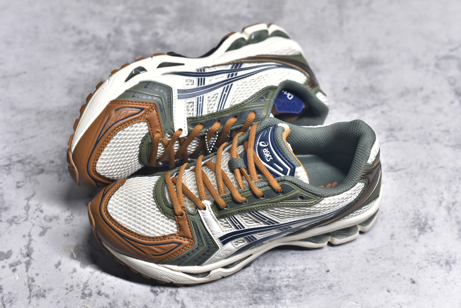 图片[7]-#纯原 Asics Gel-Kayano K14 亚瑟士系列复古舒适织物合成革减震防滑耐磨低帮休闲跑步鞋 内卷时代 纯原品质 真标价格 市场顶级版本 原装纸板楦头开发 独家私模五层组合大底 原厂定制缓震硅胶加持 原盒原配 官方四联吊牌 一比一同步原鞋工艺和用料 鞋面原厂“三明治”多层网布 区别其他同价版本 鞋垫采用原厂OrthoLite欧索莱材质 非普通海玻璃鞋垫 后跟一样采用了GEL缓震胶 整体系列设计非常的科技感 锻炼跑步的同时让你一样时尚百搭 尺码：36 37 37.5 38 39 39.5 40 40.5 41.5 42 42.5 43.5 44 44.5 45-选品中心