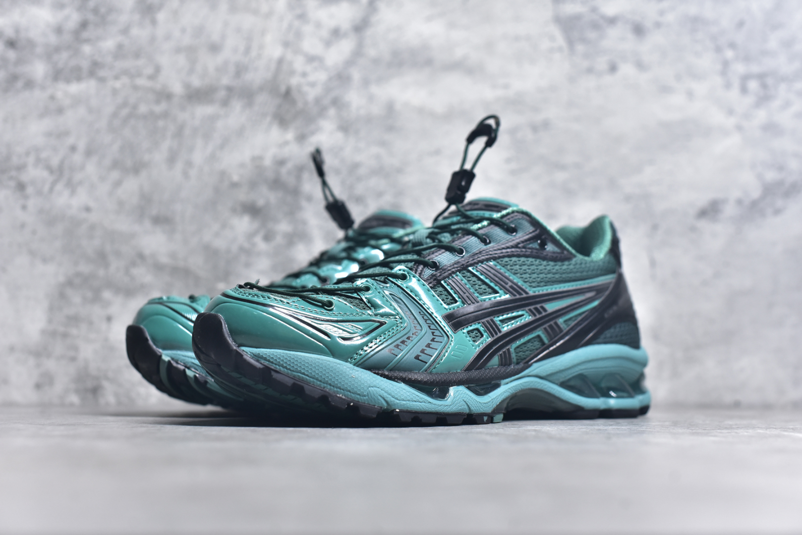 图片[2]-#纯原 Asics Gel-Kayano K14 亚瑟士系列复古舒适织物合成革减震防滑耐磨低帮休闲跑步鞋 内卷时代 纯原品质 真标价格 市场顶级版本 原装纸板楦头开发 独家私模五层组合大底 原厂定制缓震硅胶加持 原盒原配 官方四联吊牌 一比一同步原鞋工艺和用料 鞋面原厂“三明治”多层网布 区别其他同价版本 鞋垫采用原厂OrthoLite欧索莱材质 非普通海玻璃鞋垫 后跟一样采用了GEL缓震胶 整体系列设计非常的科技感 锻炼跑步的同时让你一样时尚百搭 尺码：36 37 37.5 38 39 39.5 40 40.5 41.5 42 42.5 43.5 44 44.5 45-选品中心