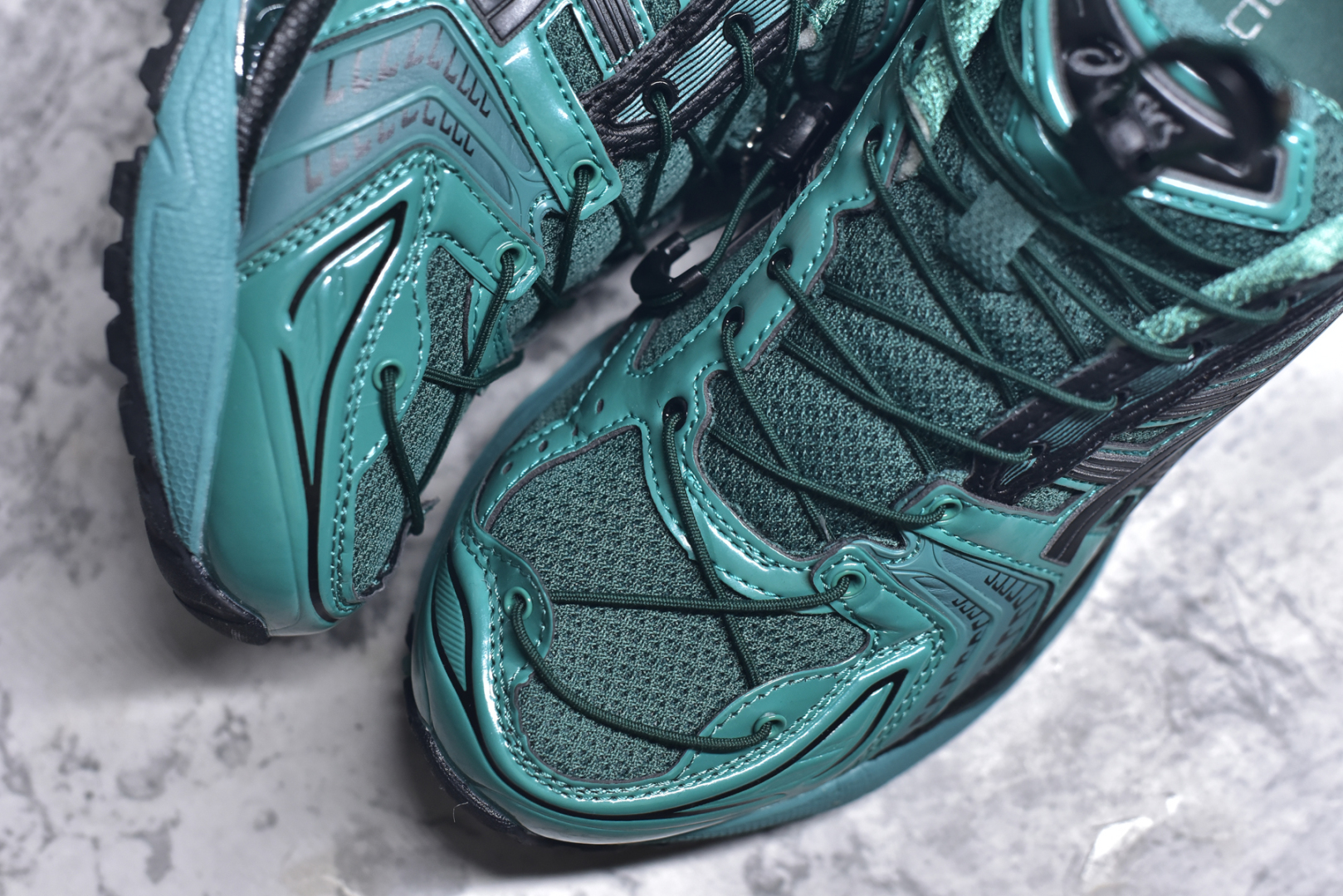 图片[8]-#纯原 Asics Gel-Kayano K14 亚瑟士系列复古舒适织物合成革减震防滑耐磨低帮休闲跑步鞋 内卷时代 纯原品质 真标价格 市场顶级版本 原装纸板楦头开发 独家私模五层组合大底 原厂定制缓震硅胶加持 原盒原配 官方四联吊牌 一比一同步原鞋工艺和用料 鞋面原厂“三明治”多层网布 区别其他同价版本 鞋垫采用原厂OrthoLite欧索莱材质 非普通海玻璃鞋垫 后跟一样采用了GEL缓震胶 整体系列设计非常的科技感 锻炼跑步的同时让你一样时尚百搭 尺码：36 37 37.5 38 39 39.5 40 40.5 41.5 42 42.5 43.5 44 44.5 45-选品中心