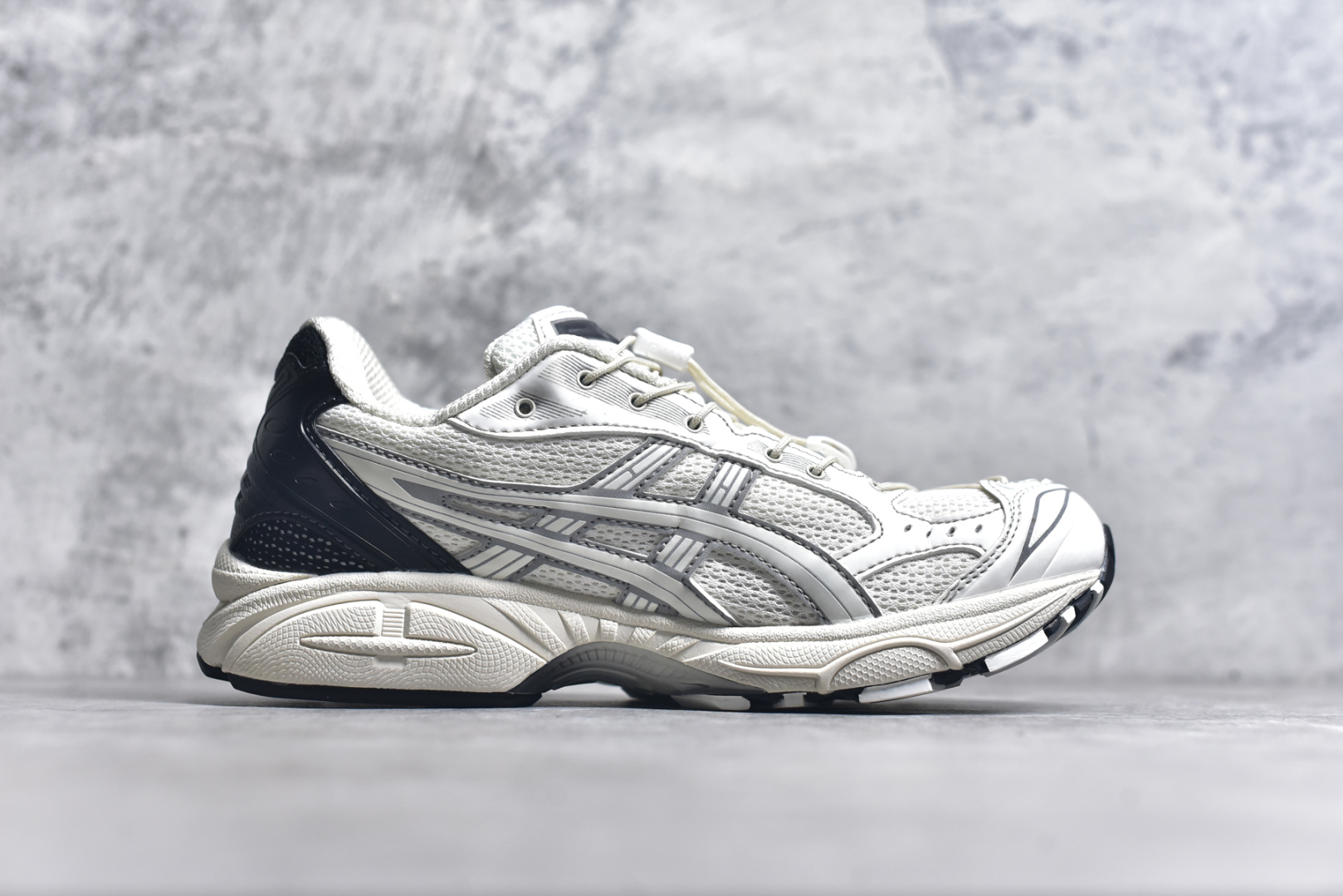 图片[3]-#纯原 Asics Gel-Kayano K14 亚瑟士系列复古舒适织物合成革减震防滑耐磨低帮休闲跑步鞋 内卷时代 纯原品质 真标价格 市场顶级版本 原装纸板楦头开发 独家私模五层组合大底 原厂定制缓震硅胶加持 原盒原配 官方四联吊牌 一比一同步原鞋工艺和用料 鞋面原厂“三明治”多层网布 区别其他同价版本 鞋垫采用原厂OrthoLite欧索莱材质 非普通海玻璃鞋垫 后跟一样采用了GEL缓震胶 整体系列设计非常的科技感 锻炼跑步的同时让你一样时尚百搭 尺码：36 37 37.5 38 39 39.5 40 40.5 41.5 42 42.5 43.5 44 44.5 45-选品中心