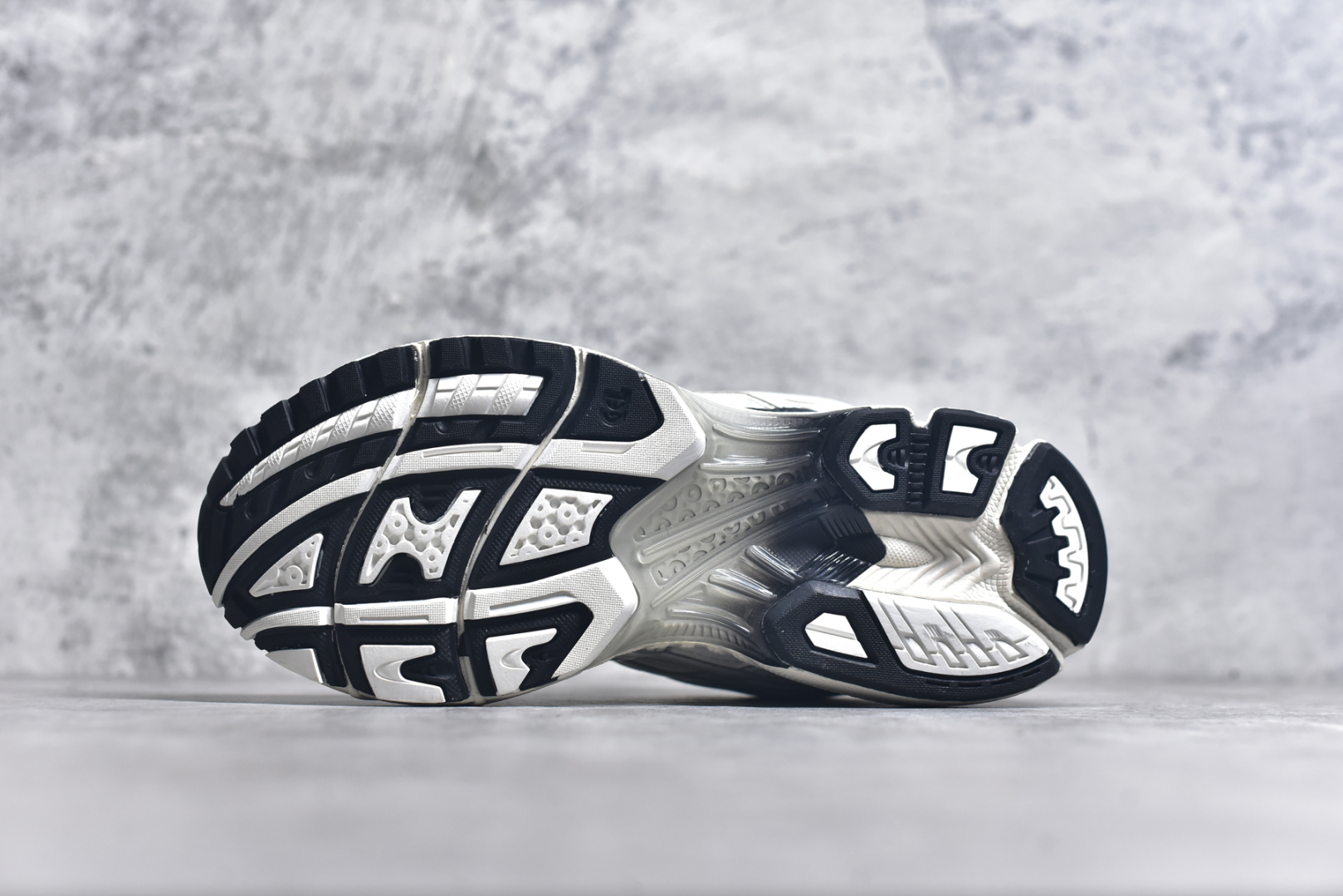 图片[6]-#纯原 Asics Gel-Kayano K14 亚瑟士系列复古舒适织物合成革减震防滑耐磨低帮休闲跑步鞋 内卷时代 纯原品质 真标价格 市场顶级版本 原装纸板楦头开发 独家私模五层组合大底 原厂定制缓震硅胶加持 原盒原配 官方四联吊牌 一比一同步原鞋工艺和用料 鞋面原厂“三明治”多层网布 区别其他同价版本 鞋垫采用原厂OrthoLite欧索莱材质 非普通海玻璃鞋垫 后跟一样采用了GEL缓震胶 整体系列设计非常的科技感 锻炼跑步的同时让你一样时尚百搭 尺码：36 37 37.5 38 39 39.5 40 40.5 41.5 42 42.5 43.5 44 44.5 45-选品中心