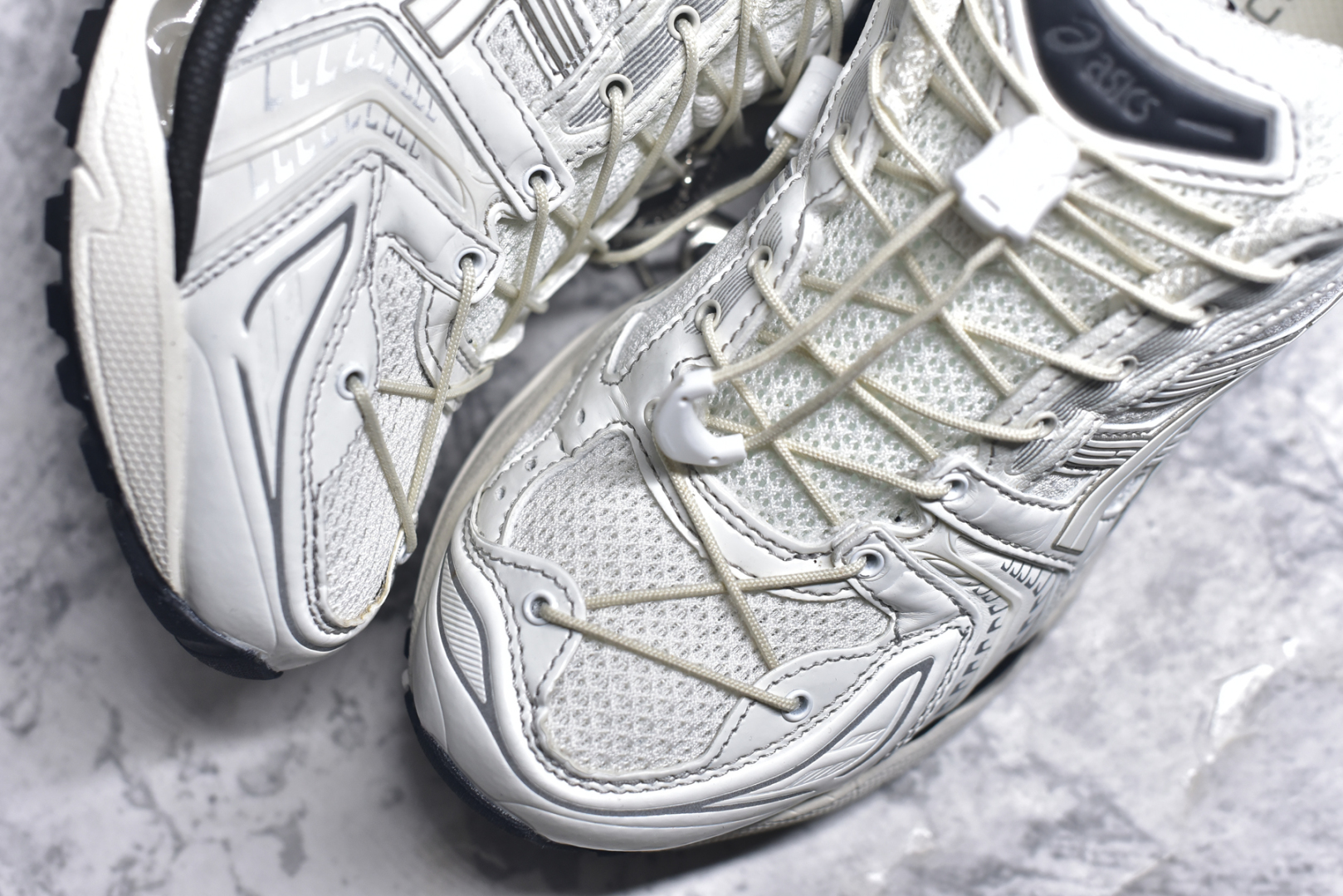 图片[8]-#纯原 Asics Gel-Kayano K14 亚瑟士系列复古舒适织物合成革减震防滑耐磨低帮休闲跑步鞋 内卷时代 纯原品质 真标价格 市场顶级版本 原装纸板楦头开发 独家私模五层组合大底 原厂定制缓震硅胶加持 原盒原配 官方四联吊牌 一比一同步原鞋工艺和用料 鞋面原厂“三明治”多层网布 区别其他同价版本 鞋垫采用原厂OrthoLite欧索莱材质 非普通海玻璃鞋垫 后跟一样采用了GEL缓震胶 整体系列设计非常的科技感 锻炼跑步的同时让你一样时尚百搭 尺码：36 37 37.5 38 39 39.5 40 40.5 41.5 42 42.5 43.5 44 44.5 45-选品中心