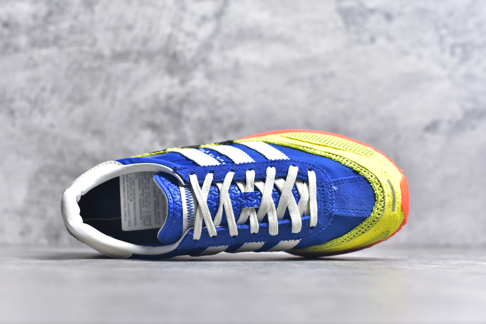 图片[4]-#BAD BUNNY x adidas originals ADIZERO SL 72 联名柔软舒适防滑耐磨低帮生活休闲鞋 货号：JP8816 / JP8815 / JQ8757 此番 Bad Bunny 和 adidas 以 Adizero SL 72 为蓝本，推出 3 款不同配色，设计灵感汲取自复古跑鞋 SL 72 ，将经典元素与现代风尚相融合，打造出别具一格的鞋履。鞋面采用多层次叠加设计，很有层次感，吸引人。选用华夫格网、绒面革、皮革和灯芯绒等优质材料。鞋身上的 “ Para Bad Bunny ”中足标识与双阿迪达斯标志，彰显了双方的合作身份。搭载 Adizero 泡棉中底，确保卓越的舒适性与性能表现。尺码：36 36.5 37.5 38 38.5 39 40 40.5 41 42 42.5 43 44 44.5 45-选品中心