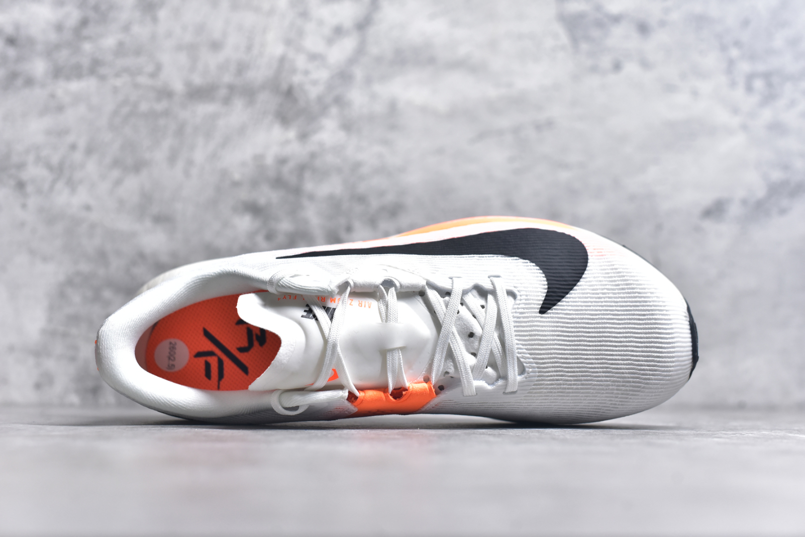 图片[4]-#NK AIR Zoom RIVALFLY FK4代系列轻量飞织低帮休闲运动慢跑鞋 整体设计采用流线型的轻质工程网眼材质构成鞋面 并与其他 Running 旗舰鞋款同样搭载全脚掌 ZoomX 缓冲中底 搭配 Pebax 物料与橡胶外底 ZoomX StreakFly 首发配色以Prototype呈现 其灵感是来自开发期间的磨损测试 透过编号的标记与内侧的预期跑步距离突出研发过程 货号：FV6040-101 尺码：39 40 40.5 41 42 42.5 43 44 44.5 45-选品中心