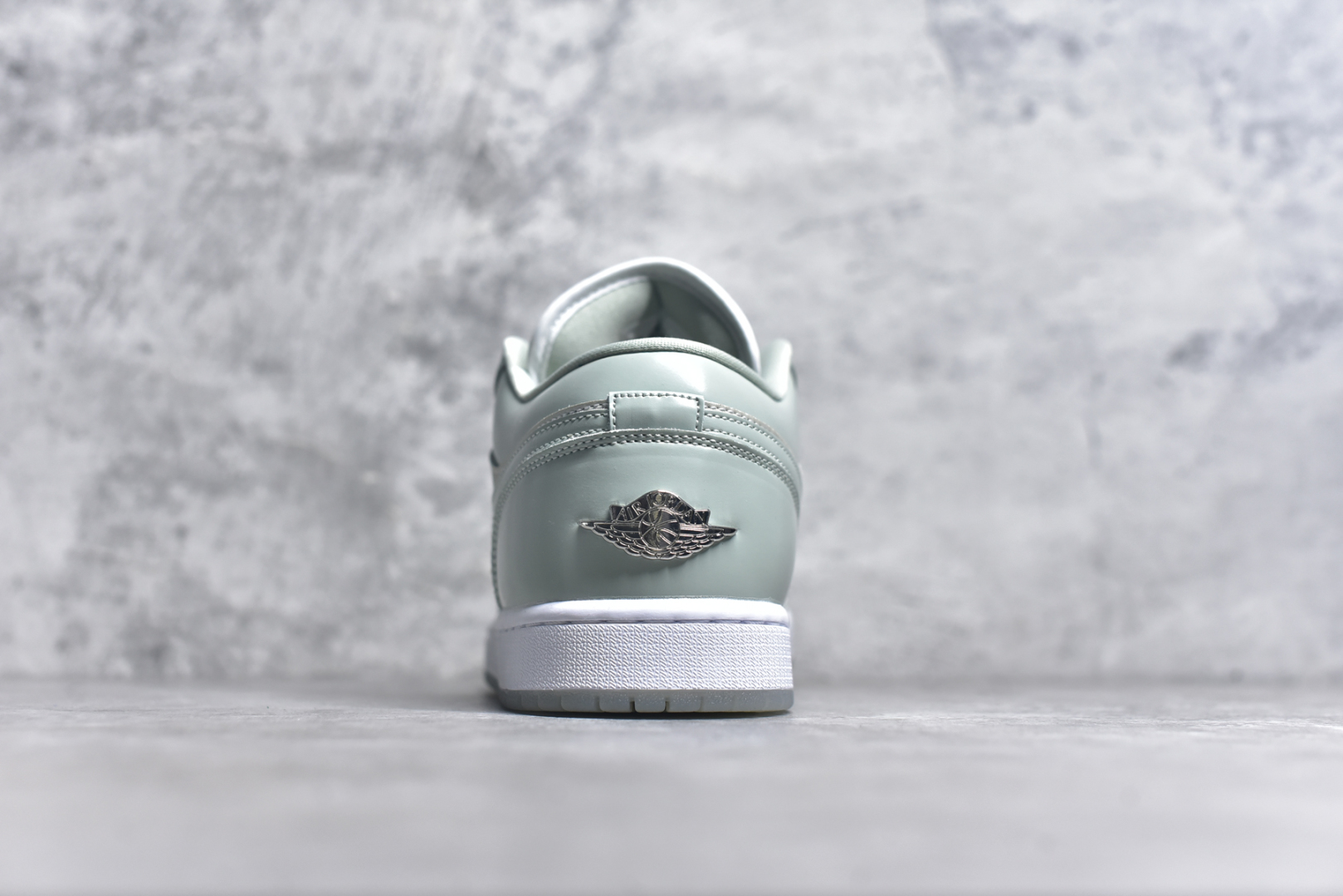 图片[5]-#Air Jordan AJ1 Low 低帮 米绿 HF4078-100 全新流水线出品 DT版本唯一平替选择 市场第二梯队最强版 全部原鞋开发 原楦原纸板开发 全鞋电脑针车 原厂内置全掌气垫 原盒内在原标 唯一Zp原版鞋带绑法 免检产品 全新2022版型 全头层皮料 完美零毛边处理 原厂配置全掌气垫 价格定位良心 几十个配色陆续出货 尺码：36 36.5 37.5 38 38.5 39 40 40.5 41 42 42.5 43 44 44.5 45 46 47.5-选品中心