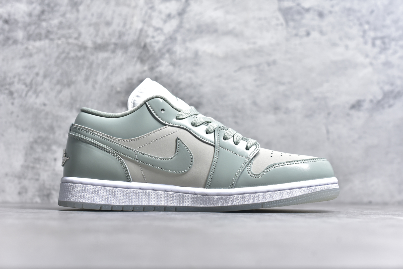 图片[3]-#Air Jordan AJ1 Low 低帮 米绿 HF4078-100 全新流水线出品 DT版本唯一平替选择 市场第二梯队最强版 全部原鞋开发 原楦原纸板开发 全鞋电脑针车 原厂内置全掌气垫 原盒内在原标 唯一Zp原版鞋带绑法 免检产品 全新2022版型 全头层皮料 完美零毛边处理 原厂配置全掌气垫 价格定位良心 几十个配色陆续出货 尺码：36 36.5 37.5 38 38.5 39 40 40.5 41 42 42.5 43 44 44.5 45 46 47.5-选品中心