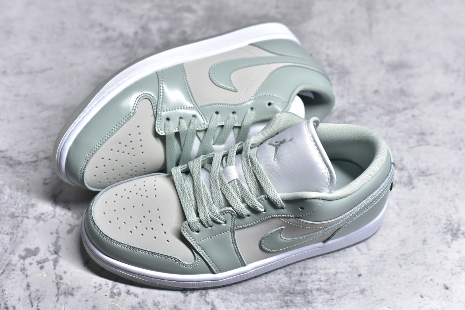 图片[7]-#Air Jordan AJ1 Low 低帮 米绿 HF4078-100 全新流水线出品 DT版本唯一平替选择 市场第二梯队最强版 全部原鞋开发 原楦原纸板开发 全鞋电脑针车 原厂内置全掌气垫 原盒内在原标 唯一Zp原版鞋带绑法 免检产品 全新2022版型 全头层皮料 完美零毛边处理 原厂配置全掌气垫 价格定位良心 几十个配色陆续出货 尺码：36 36.5 37.5 38 38.5 39 40 40.5 41 42 42.5 43 44 44.5 45 46 47.5-选品中心