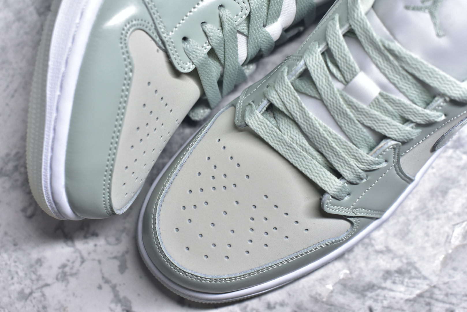 图片[8]-#Air Jordan AJ1 Low 低帮 米绿 HF4078-100 全新流水线出品 DT版本唯一平替选择 市场第二梯队最强版 全部原鞋开发 原楦原纸板开发 全鞋电脑针车 原厂内置全掌气垫 原盒内在原标 唯一Zp原版鞋带绑法 免检产品 全新2022版型 全头层皮料 完美零毛边处理 原厂配置全掌气垫 价格定位良心 几十个配色陆续出货 尺码：36 36.5 37.5 38 38.5 39 40 40.5 41 42 42.5 43 44 44.5 45 46 47.5-选品中心