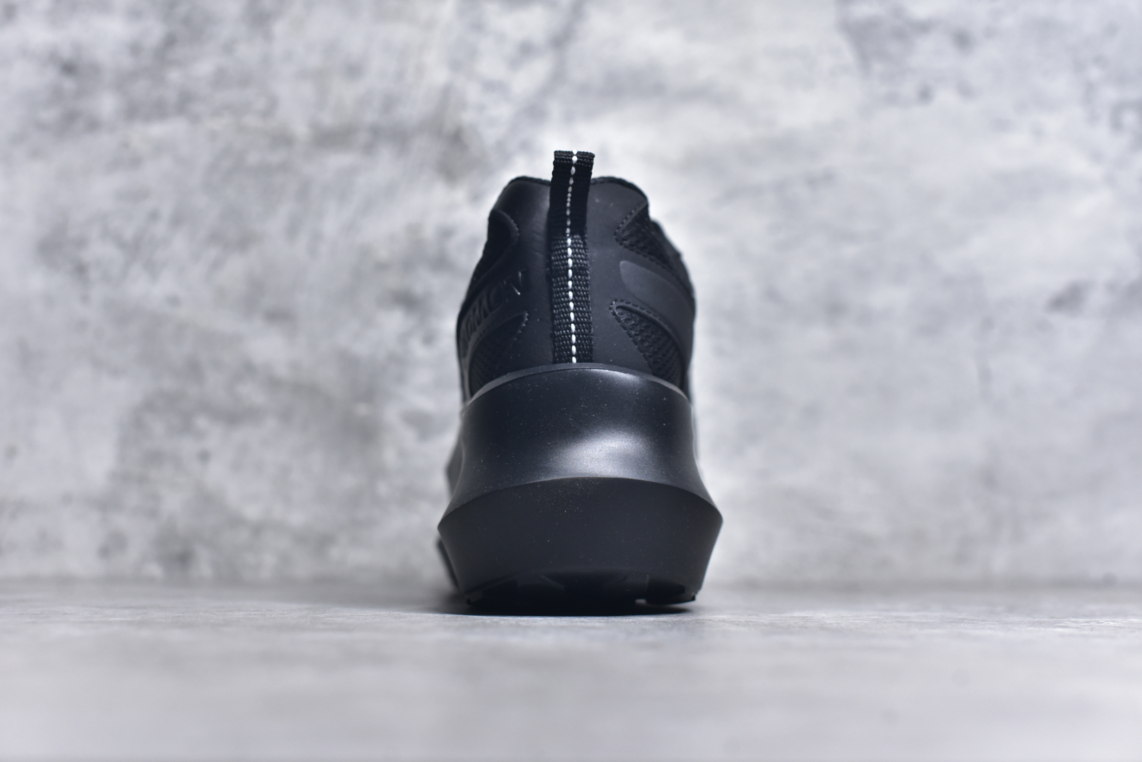 图片[5]-#Comme des Garçons x SALOMON SR811 Leather Platform CDG联名萨洛蒙防滑耐磨低帮运动休闲鞋老爹鞋 纯原外贸平台特供订单 全套原纸板楦头开发 原厂特供网布配套加持 确保原汁原味 完美呈现版型 原档数据独家私模大底 原装Ortholite轻量化鞋垫 中底布带钢印编号 原厂TPU锁扣 进口港宝加持 后跟自然饱满 还原公司包裹性 穿着者可以轻松驾驭户外与通勤下的任何运动生活场景 无缝鞋身户外随意纵横 颜值与脚感兼备 出街通勤 绝对非常吸睛 你值得拥有 尺码：36 36.5 37.5 38 38.5 39 40-选品中心