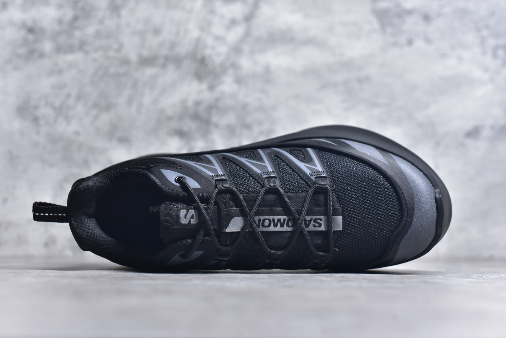 图片[4]-#Comme des Garçons x SALOMON SR811 Leather Platform CDG联名萨洛蒙防滑耐磨低帮运动休闲鞋老爹鞋 纯原外贸平台特供订单 全套原纸板楦头开发 原厂特供网布配套加持 确保原汁原味 完美呈现版型 原档数据独家私模大底 原装Ortholite轻量化鞋垫 中底布带钢印编号 原厂TPU锁扣 进口港宝加持 后跟自然饱满 还原公司包裹性 穿着者可以轻松驾驭户外与通勤下的任何运动生活场景 无缝鞋身户外随意纵横 颜值与脚感兼备 出街通勤 绝对非常吸睛 你值得拥有 尺码：36 36.5 37.5 38 38.5 39 40-选品中心