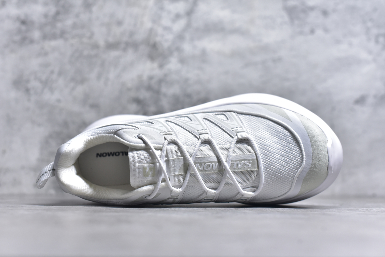 图片[4]-#Comme des Garçons x SALOMON SR811 Leather Platform CDG联名萨洛蒙防滑耐磨低帮运动休闲鞋老爹鞋 纯原外贸平台特供订单 全套原纸板楦头开发 原厂特供网布配套加持 确保原汁原味 完美呈现版型 原档数据独家私模大底 原装Ortholite轻量化鞋垫 中底布带钢印编号 原厂TPU锁扣 进口港宝加持 后跟自然饱满 还原公司包裹性 穿着者可以轻松驾驭户外与通勤下的任何运动生活场景 无缝鞋身户外随意纵横 颜值与脚感兼备 出街通勤 绝对非常吸睛 你值得拥有 尺码：36 36.5 37.5 38 38.5 39 40-选品中心