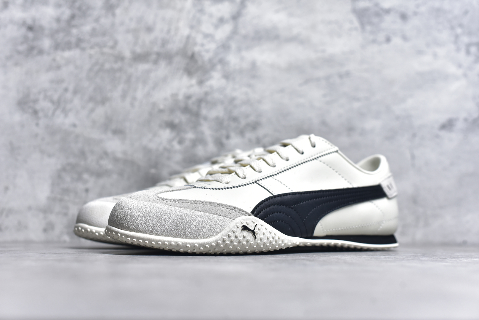 图片[2]-#【纯原M版】Puma Bella UT Leather 彪马薄底系列 复古运动休闲跑鞋 升级版本 细节材料全方位 鞋面设计轻量透气 提供了舒适性和穿着感受 柔软内里材质 穿着更加舒适 橡胶鞋底提供持久的牵引力 货号： 402186 06 尺码： 36 36.5 37.5 38 38.5 39 40 40.5 41 42 42.5 43 44 45-选品中心