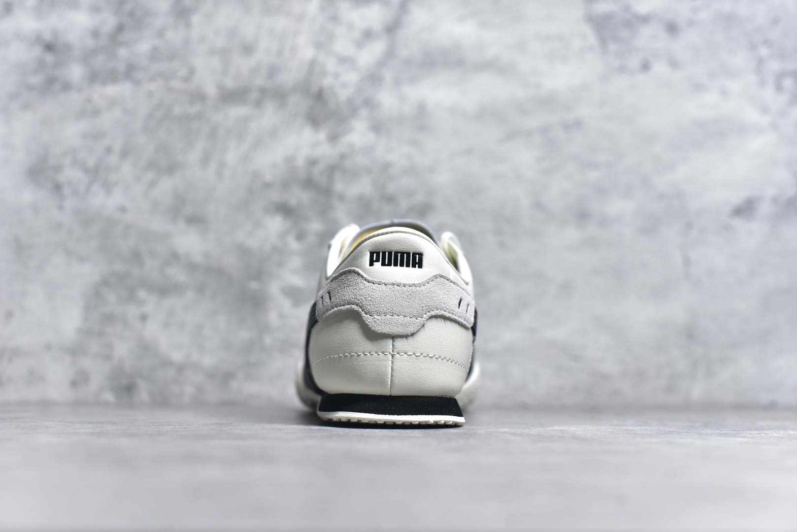 图片[5]-#【纯原M版】Puma Bella UT Leather 彪马薄底系列 复古运动休闲跑鞋 升级版本 细节材料全方位 鞋面设计轻量透气 提供了舒适性和穿着感受 柔软内里材质 穿着更加舒适 橡胶鞋底提供持久的牵引力 货号： 402186 06 尺码： 36 36.5 37.5 38 38.5 39 40 40.5 41 42 42.5 43 44 45-选品中心