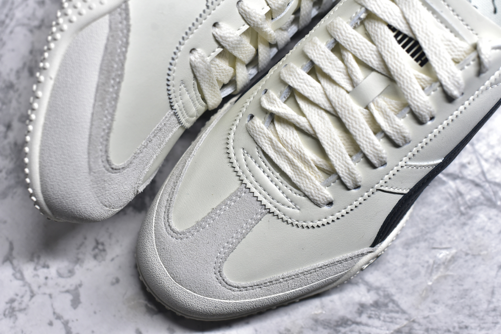 图片[8]-#【纯原M版】Puma Bella UT Leather 彪马薄底系列 复古运动休闲跑鞋 升级版本 细节材料全方位 鞋面设计轻量透气 提供了舒适性和穿着感受 柔软内里材质 穿着更加舒适 橡胶鞋底提供持久的牵引力 货号： 402186 06 尺码： 36 36.5 37.5 38 38.5 39 40 40.5 41 42 42.5 43 44 45-选品中心