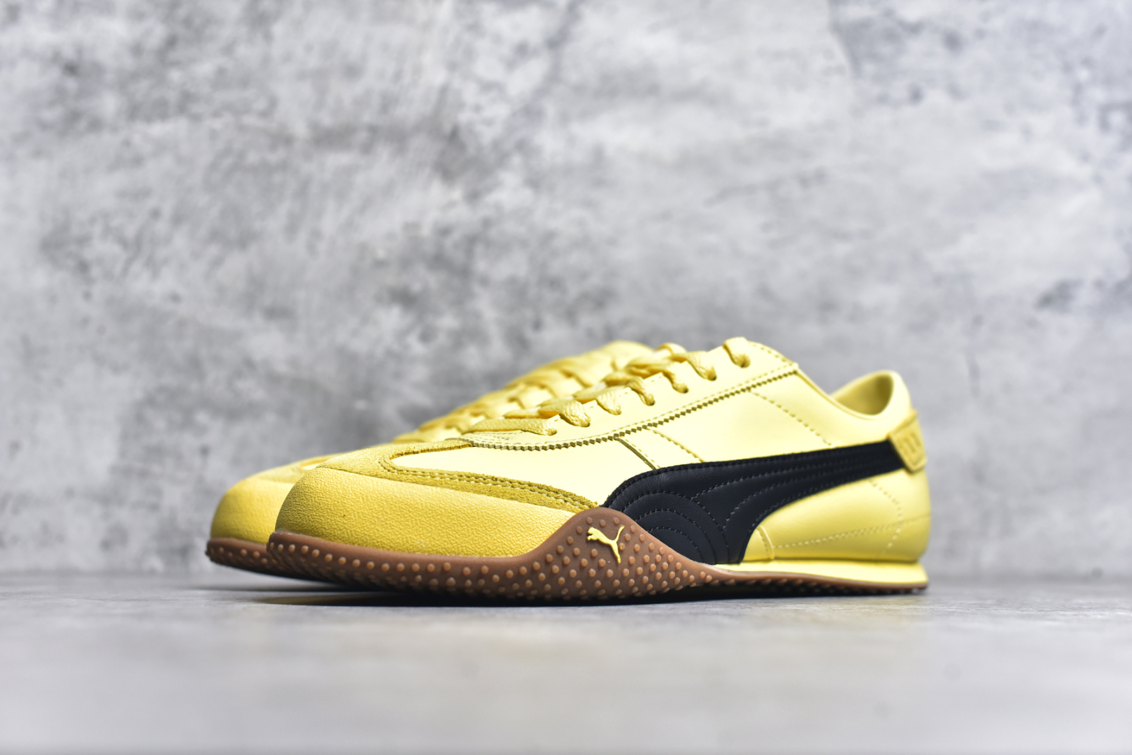 图片[2]-#【纯原M版】Puma Bella UT Leather 彪马薄底系列 复古运动休闲跑鞋 升级版本 细节材料全方位 鞋面设计轻量透气 提供了舒适性和穿着感受 柔软内里材质 穿着更加舒适 橡胶鞋底提供持久的牵引力 货号： 402186 05 尺码： 36 36.5 37.5 38 38.5 39 40 40.5 41 42 42.5 43 44 45-选品中心
