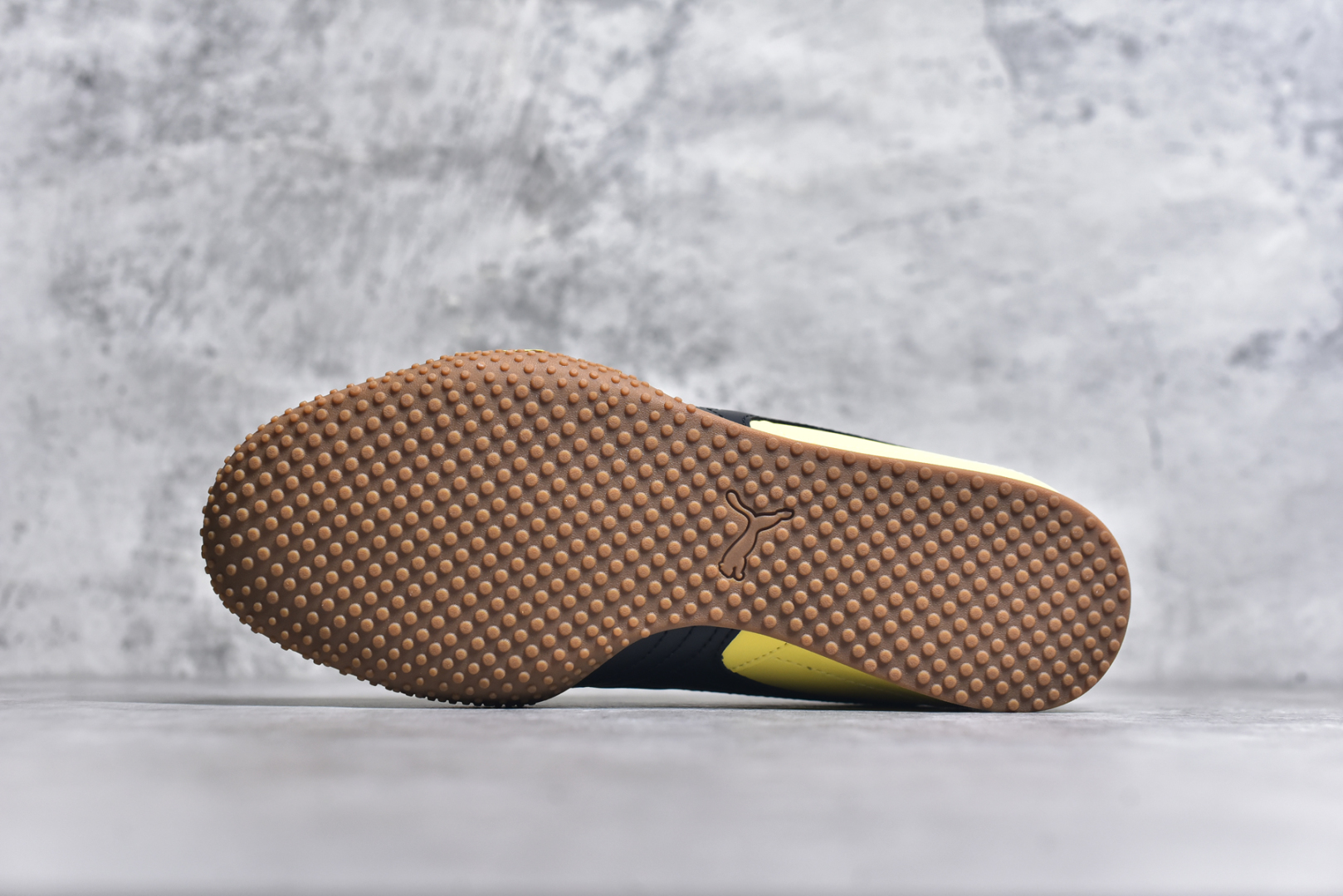 图片[6]-#【纯原M版】Puma Bella UT Leather 彪马薄底系列 复古运动休闲跑鞋 升级版本 细节材料全方位 鞋面设计轻量透气 提供了舒适性和穿着感受 柔软内里材质 穿着更加舒适 橡胶鞋底提供持久的牵引力 货号： 402186 05 尺码： 36 36.5 37.5 38 38.5 39 40 40.5 41 42 42.5 43 44 45-选品中心