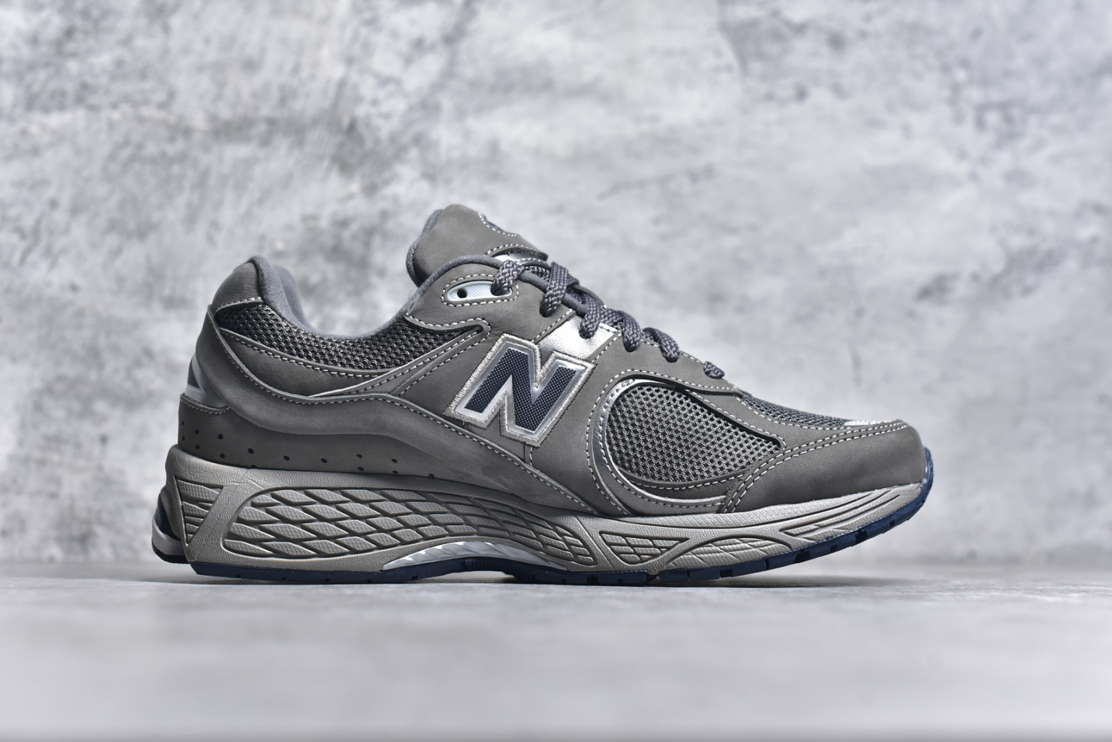 图片[3]-#＃M纯原 New Balance ML2002RA 经典灰 NB新百伦潮流复古织物皮革减震防滑耐磨轻便低帮跑步鞋 原档数据独立私模大底 唯一正确六层组合大底 RB前软后硬 百分百还原原鞋脚感 基于市场现有版本全新升级调整 NB市场最强产物 全网最全配色加持 全套原楦原纸板原厂数据开发 全鞋电脑针车加持 原厂网布 原装进口头层翻毛皮料正确绒感卡色 正确中底拉帮中底网布细节 一比一手工擦旧效果 冲裁组合 匠心打造 耗时两个月开发完成 工艺极其复杂难度可想而知 高端零售专供产物 尺码：35.5 36 37 37.5 38 38.5 39.5 40 40.5 41.5 42 42.5 43 44 44.5 45 45.5 46.5 47 47.5-选品中心