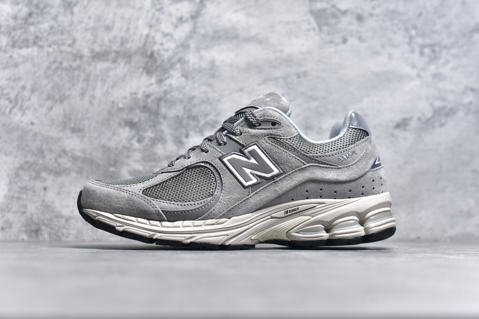#M纯原 New Balance ML2002RC 元祖灰 NB新百伦潮流复古织物皮革减震防滑耐磨轻便低帮跑步鞋 原档数据独立私模大底 唯一正确六层组合大底 RB前软后硬 百分百还原原鞋脚感 基于市场现有版本全新升级调整 NB市场最强产物 全网最全配色加持 全套原楦原纸板原厂数据开发 全鞋电脑针车加持 原厂网布 原装进口头层翻毛皮料正确绒感卡色 正确中底拉帮中底网布细节 一比一手工擦旧效果 冲裁组合 匠心打造 耗时两个月开发完成 工艺极其复杂难度可想而知 高端零售专供产物 尺码：35.5 36 37 37.5 38 38.5 39.5 40 40.5 41.5 42 42.5 43 44 44.5 45 45.5 46.5 47 47.5-选品中心