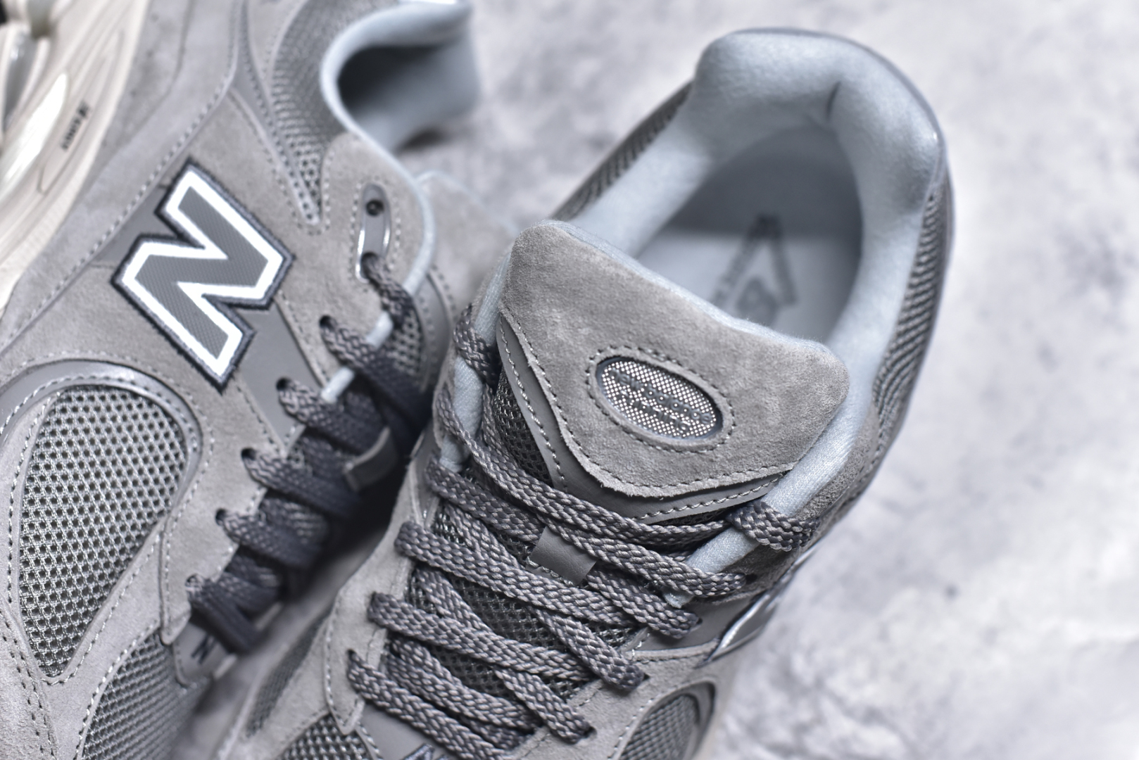 图片[9]-#M纯原 New Balance ML2002RC 元祖灰 NB新百伦潮流复古织物皮革减震防滑耐磨轻便低帮跑步鞋 原档数据独立私模大底 唯一正确六层组合大底 RB前软后硬 百分百还原原鞋脚感 基于市场现有版本全新升级调整 NB市场最强产物 全网最全配色加持 全套原楦原纸板原厂数据开发 全鞋电脑针车加持 原厂网布 原装进口头层翻毛皮料正确绒感卡色 正确中底拉帮中底网布细节 一比一手工擦旧效果 冲裁组合 匠心打造 耗时两个月开发完成 工艺极其复杂难度可想而知 高端零售专供产物 尺码：35.5 36 37 37.5 38 38.5 39.5 40 40.5 41.5 42 42.5 43 44 44.5 45 45.5 46.5 47 47.5-选品中心