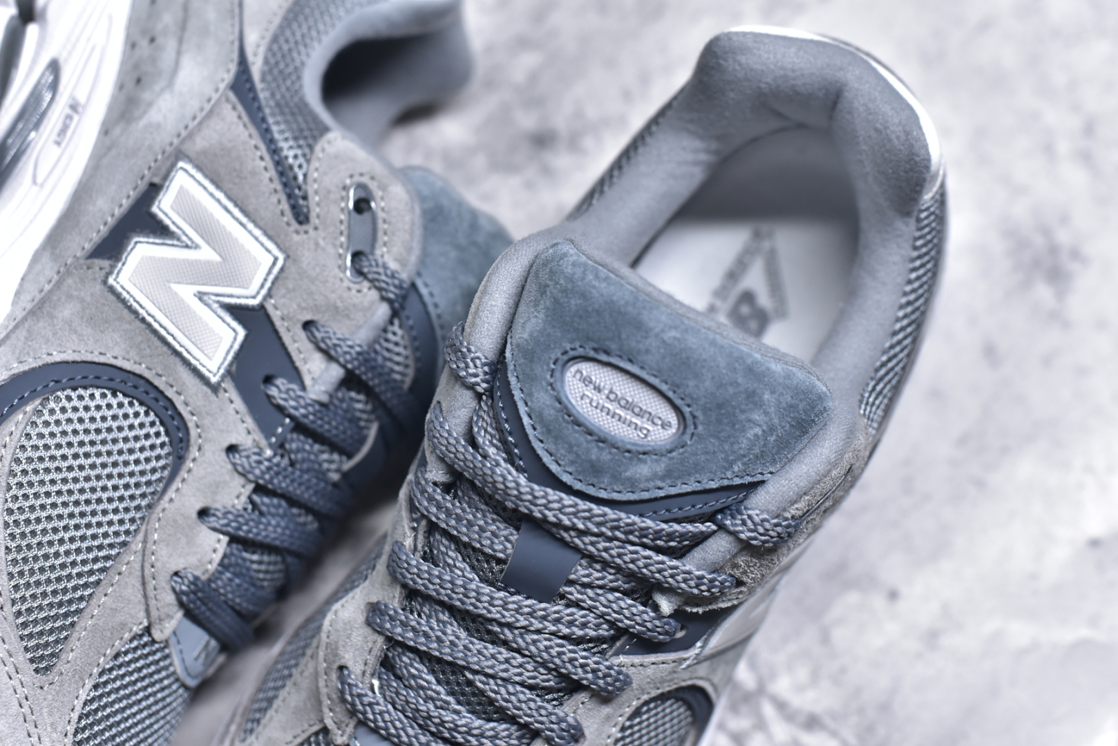 图片[9]-#＃M纯原 New Balance M2002RST 灰色 NB新百伦潮流复古织物皮革减震防滑耐磨轻便低帮跑步鞋 原档数据独立私模大底 唯一正确六层组合大底 RB前软后硬 百分百还原原鞋脚感 基于市场现有版本全新升级调整 NB市场最强产物 全网最全配色加持 全套原楦原纸板原厂数据开发 全鞋电脑针车加持 原厂网布 原装进口头层翻毛皮料正确绒感卡色 正确中底拉帮中底网布细节 一比一手工擦旧效果 冲裁组合 匠心打造 耗时两个月开发完成 工艺极其复杂难度可想而知 高端零售专供产物 尺码：35.5 36 37 37.5 38 38.5 39.5 40 40.5 41.5 42 42.5 43 44 44.5 45 45.5 46.5 47 47.5-选品中心