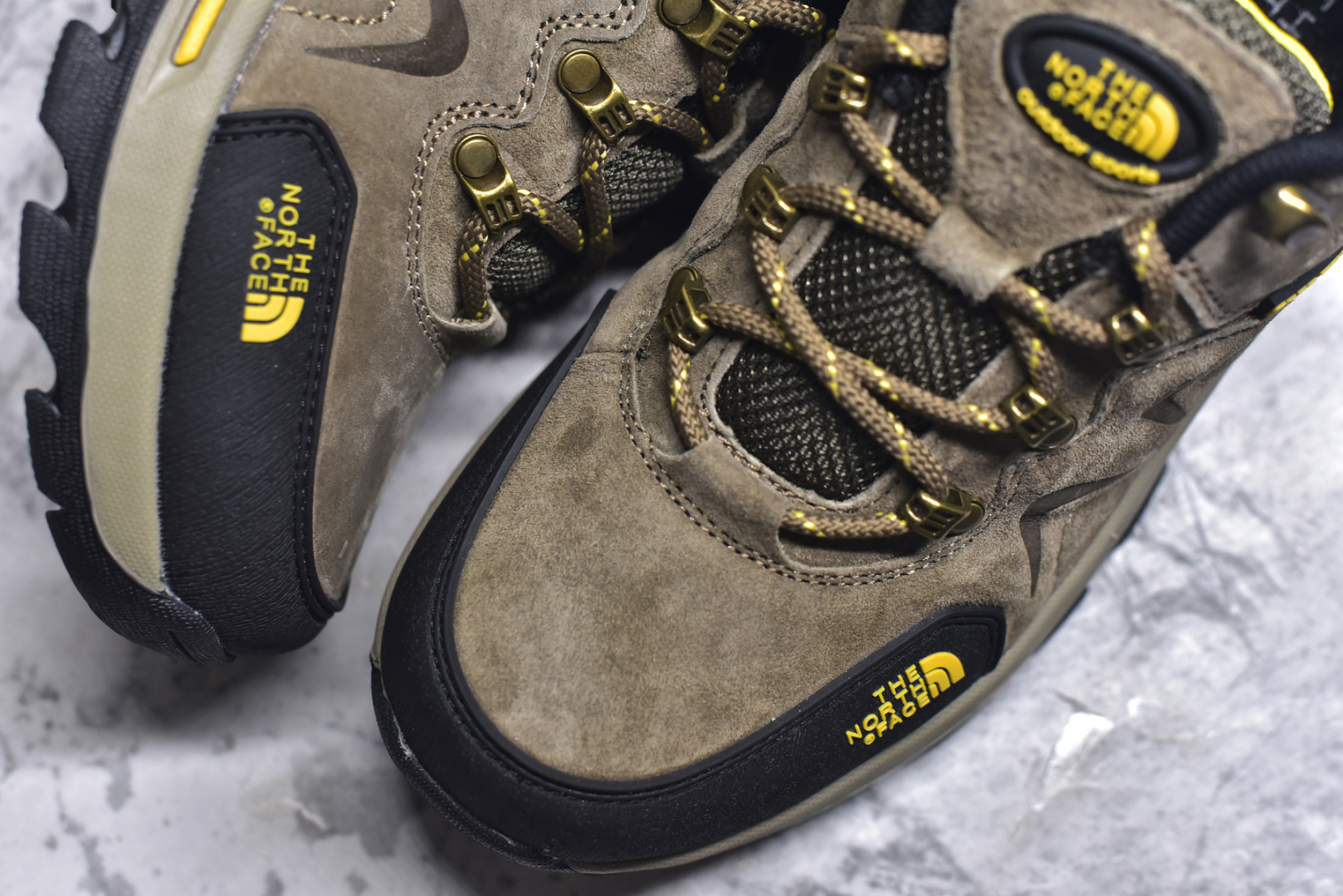 图片[8]-#The North Face 北面 乐斯菲斯户外运动休闲登山鞋越野徒步鞋 #广东大厂品质 面料采用进口磨砂牛皮 鞋底采用Vibram黄金大底 专门为鞋底设计的橡胶以出色的耐磨性 良好的防滑性或得不少户外运动爱好者的喜欢 专业户外登山品牌（北面）The North Face自1966年创立，由两位热爱登山徒步的年轻登山者于美西旧金山开创，不断透过研发与创新，并且将最先进的技术结合在服装与鞋款设计，生产多种外型帅气且专业能力非常强的户外运动装备而备受欢迎。 尺码：39-44 （运动码）-选品中心