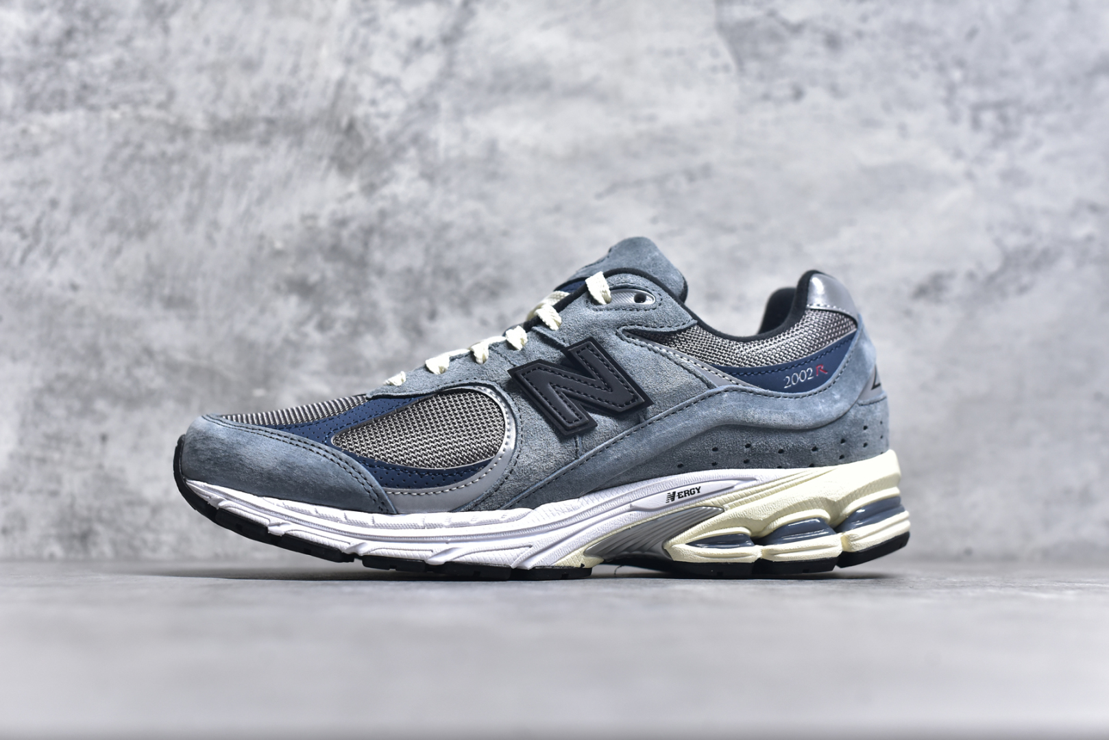 #M纯原 JJJJound x New Balance M2002RU2 灰蓝黑 NB新百伦潮流复古织物皮革减震防滑耐磨轻便低帮跑步鞋 原档数据独立私模大底 唯一正确六层组合大底 RB前软后硬 百分百还原原鞋脚感 基于市场现有版本全新升级调整 NB市场最强产物 全网最全配色加持 全套原楦原纸板原厂数据开发 全鞋电脑针车加持 原厂网布 原装进口头层翻毛皮料正确绒感卡色 正确中底拉帮中底网布细节 一比一手工擦旧效果 冲裁组合 匠心打造 耗时两个月开发完成 工艺极其复杂难度可想而知 高端零售专供产物 尺码：35.5 36 37 37.5 38 38.5 39.5 40 40.5 41.5 42 42.5 43 44 44.5 45 45.5 46.5 47 47.5-选品中心