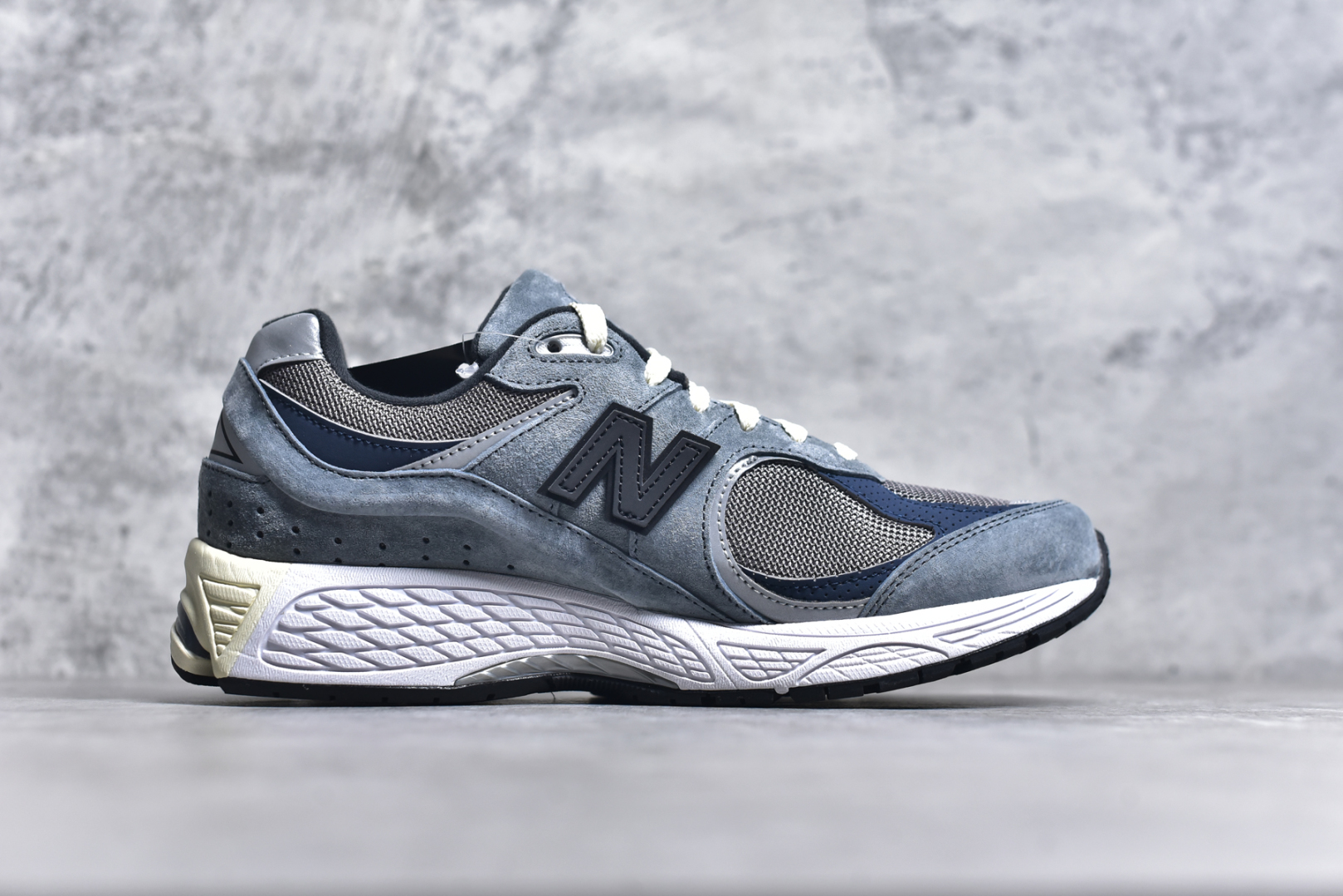 图片[3]-#M纯原 JJJJound x New Balance M2002RU2 灰蓝黑 NB新百伦潮流复古织物皮革减震防滑耐磨轻便低帮跑步鞋 原档数据独立私模大底 唯一正确六层组合大底 RB前软后硬 百分百还原原鞋脚感 基于市场现有版本全新升级调整 NB市场最强产物 全网最全配色加持 全套原楦原纸板原厂数据开发 全鞋电脑针车加持 原厂网布 原装进口头层翻毛皮料正确绒感卡色 正确中底拉帮中底网布细节 一比一手工擦旧效果 冲裁组合 匠心打造 耗时两个月开发完成 工艺极其复杂难度可想而知 高端零售专供产物 尺码：35.5 36 37 37.5 38 38.5 39.5 40 40.5 41.5 42 42.5 43 44 44.5 45 45.5 46.5 47 47.5-选品中心