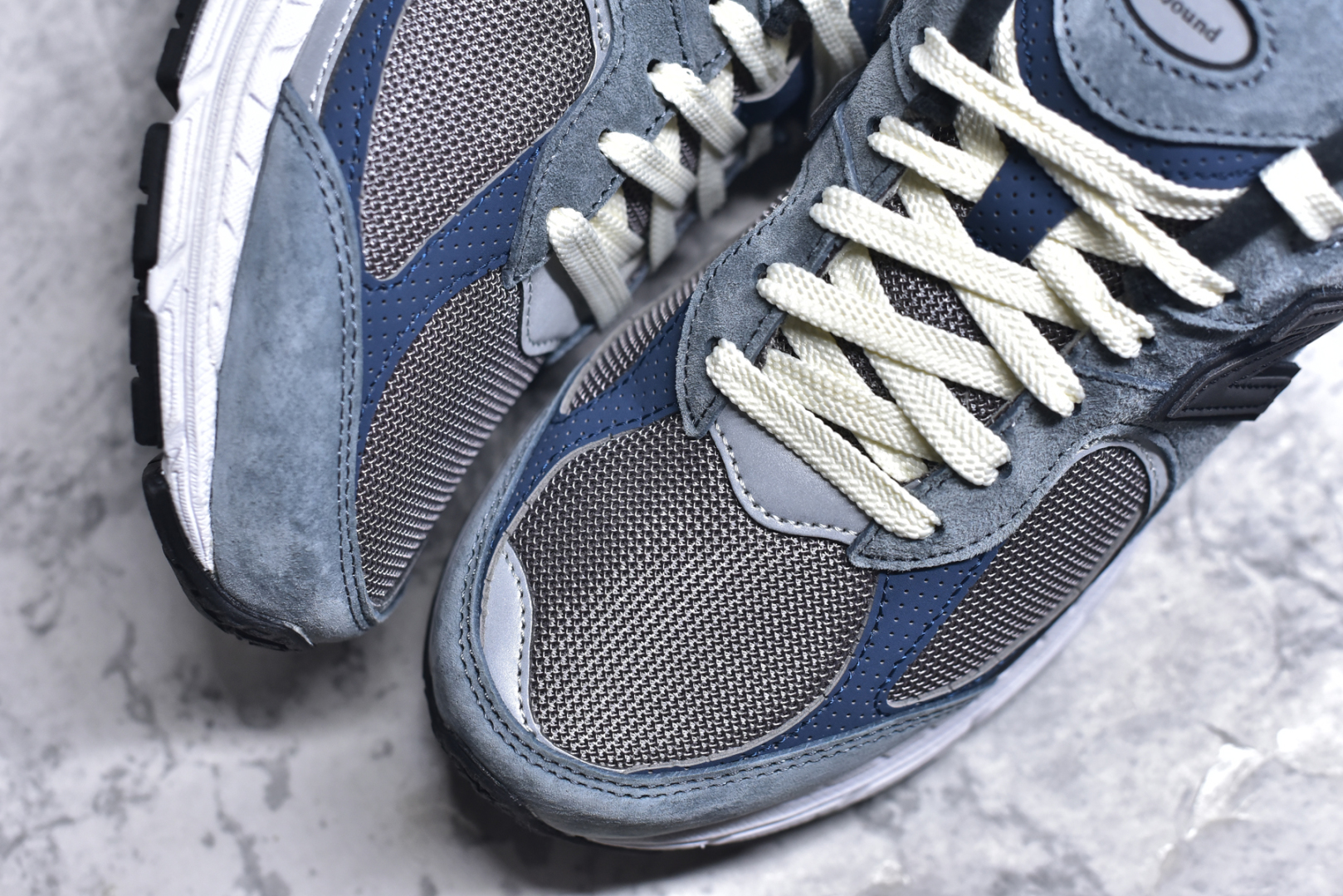 图片[8]-#M纯原 JJJJound x New Balance M2002RU2 灰蓝黑 NB新百伦潮流复古织物皮革减震防滑耐磨轻便低帮跑步鞋 原档数据独立私模大底 唯一正确六层组合大底 RB前软后硬 百分百还原原鞋脚感 基于市场现有版本全新升级调整 NB市场最强产物 全网最全配色加持 全套原楦原纸板原厂数据开发 全鞋电脑针车加持 原厂网布 原装进口头层翻毛皮料正确绒感卡色 正确中底拉帮中底网布细节 一比一手工擦旧效果 冲裁组合 匠心打造 耗时两个月开发完成 工艺极其复杂难度可想而知 高端零售专供产物 尺码：35.5 36 37 37.5 38 38.5 39.5 40 40.5 41.5 42 42.5 43 44 44.5 45 45.5 46.5 47 47.5-选品中心