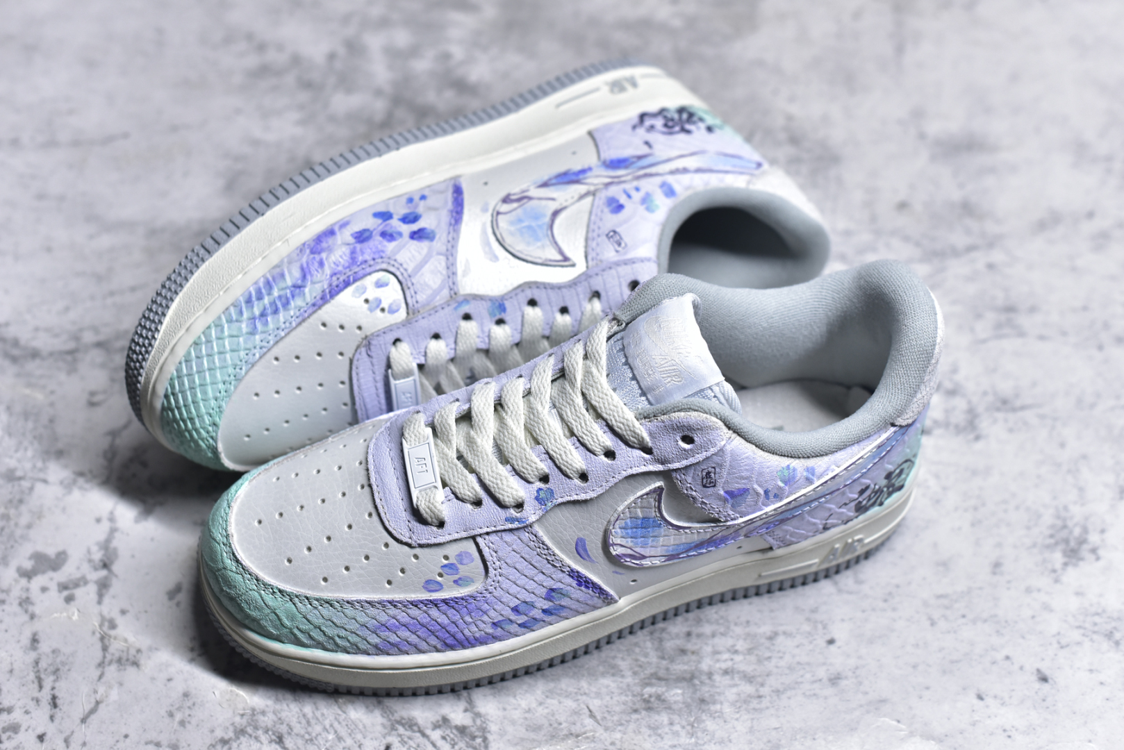图片[7]-#Nk Air Force 1\’07 Low \”Viper\” CNY蛇年限定 灵蛇起航 礼盒版 空军一号低帮休闲运动板鞋 DX2678-666 #展望灵蛇之年，前方是无限可能的崭新征程。在学习的赛道上，我们要以灵蛇的敏锐，洞察知识的奥秘，像它蜕皮成长那般，勇敢突破舒适区，不断提升自我。工作中，凭借灵蛇的灵活，巧妙应对各种挑战，在创新的浪潮里勇立潮头，追逐更高的职业理想 尺码：36 36.5 37.5 38 38.5 39 40 40.5 41 42 42.5 43 44 44.5 45 9.D4-选品中心