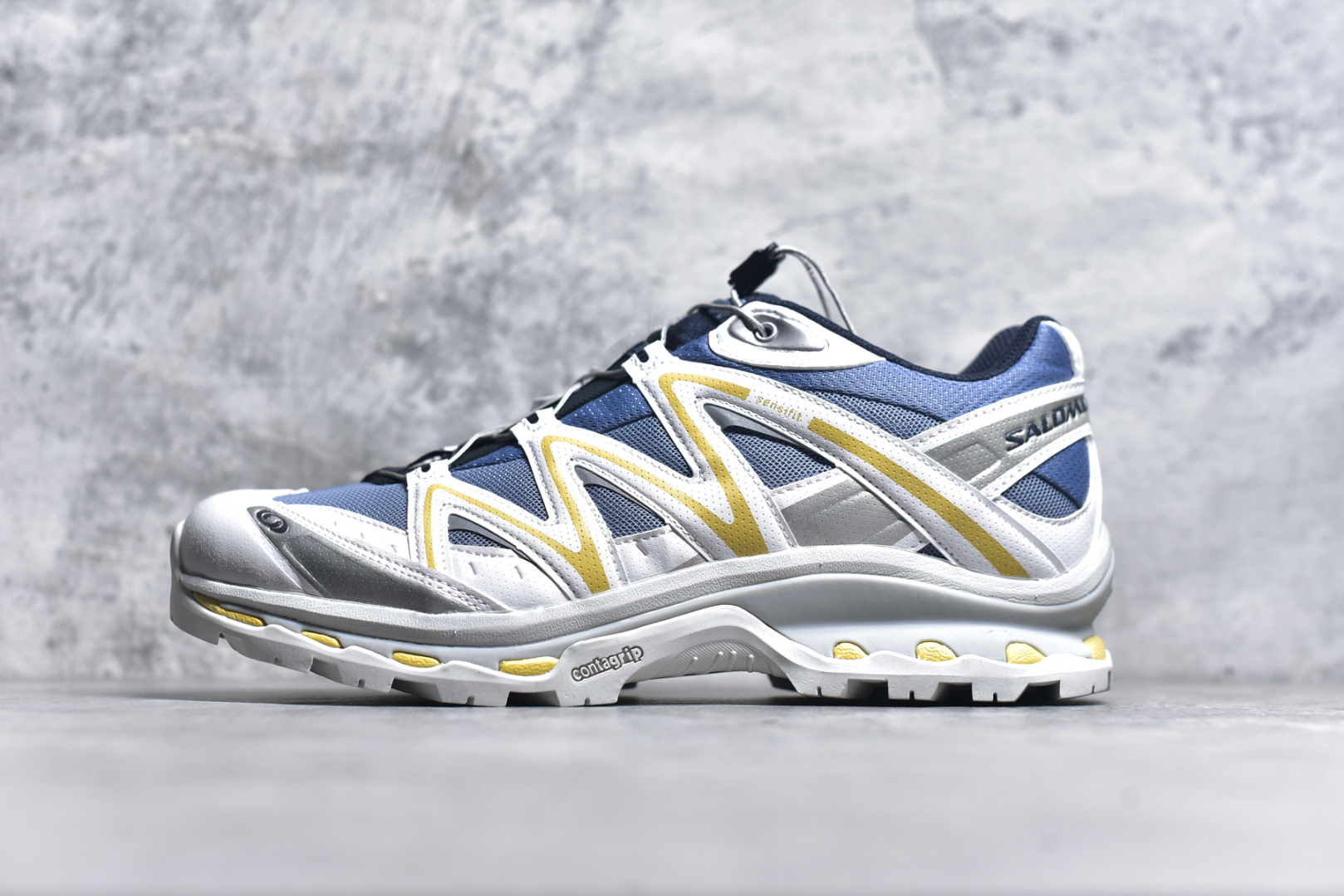 #纯原福利特价  Salomon系列. 萨洛蒙户外越野跑鞋 全套原纸板楦头开发 原厂特供网布配套加持 确保原汁原味 完美呈现版型 鞋面采用SENSIFIT贴合技术 全方位贴合包裹脚型 鞋跟部鞋底牵引设计 提供强大的抓地性能 更适应野外崎岖不平的道路 原档数据独家私模五层组合大底 男女鞋同步官方原装Ortholite轻量化鞋垫 中底布带钢印编号 原厂TPU锁扣 进口港宝加持 后跟自然饱满 还原公司包裹性 尺码：36 36.5 37.5 38 38.5 39 40 40.5 41 42 42.5 43 44 44.5 45-选品中心