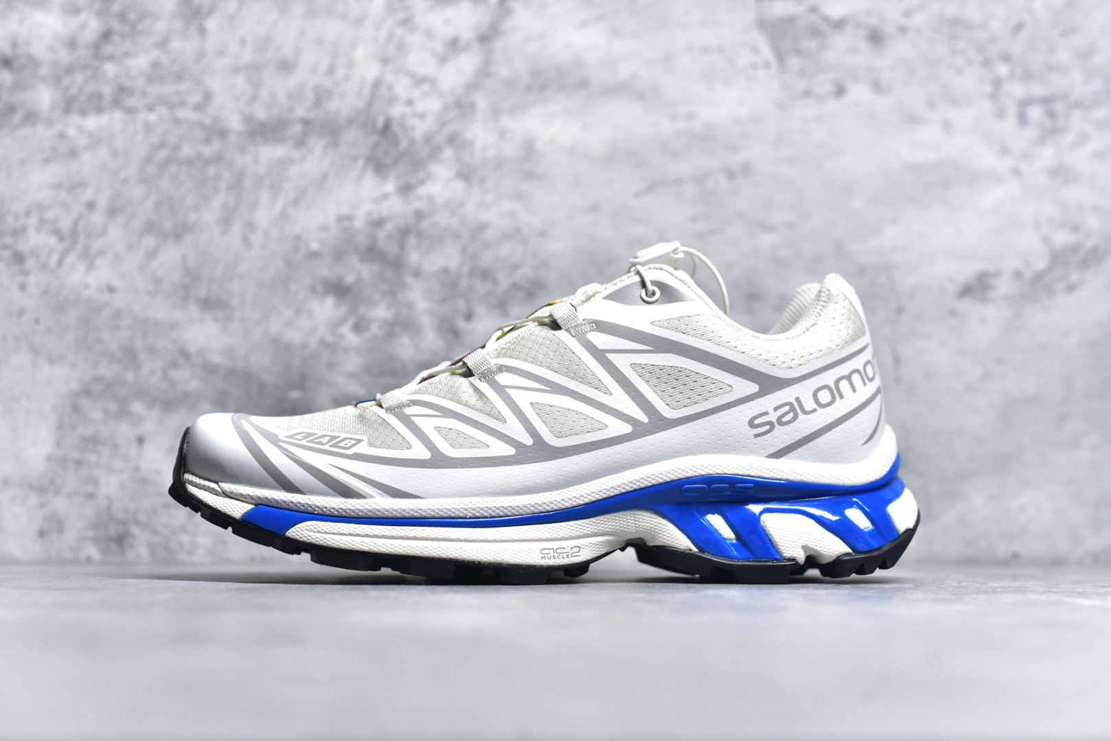 #纯原福利特价  Salomon系列. 萨洛蒙户外越野跑鞋 全套原纸板楦头开发 原厂特供网布配套加持 确保原汁原味 完美呈现版型 鞋面采用SENSIFIT贴合技术 全方位贴合包裹脚型 鞋跟部鞋底牵引设计 提供强大的抓地性能 更适应野外崎岖不平的道路 原档数据独家私模五层组合大底 男女鞋同步官方原装Ortholite轻量化鞋垫 中底布带钢印编号 原厂TPU锁扣 进口港宝加持 后跟自然饱满 还原公司包裹性 尺码：36 36.5 37.5 38 38.5 39 40 40.5 41 42 42.5 43 44 44.5 45-选品中心