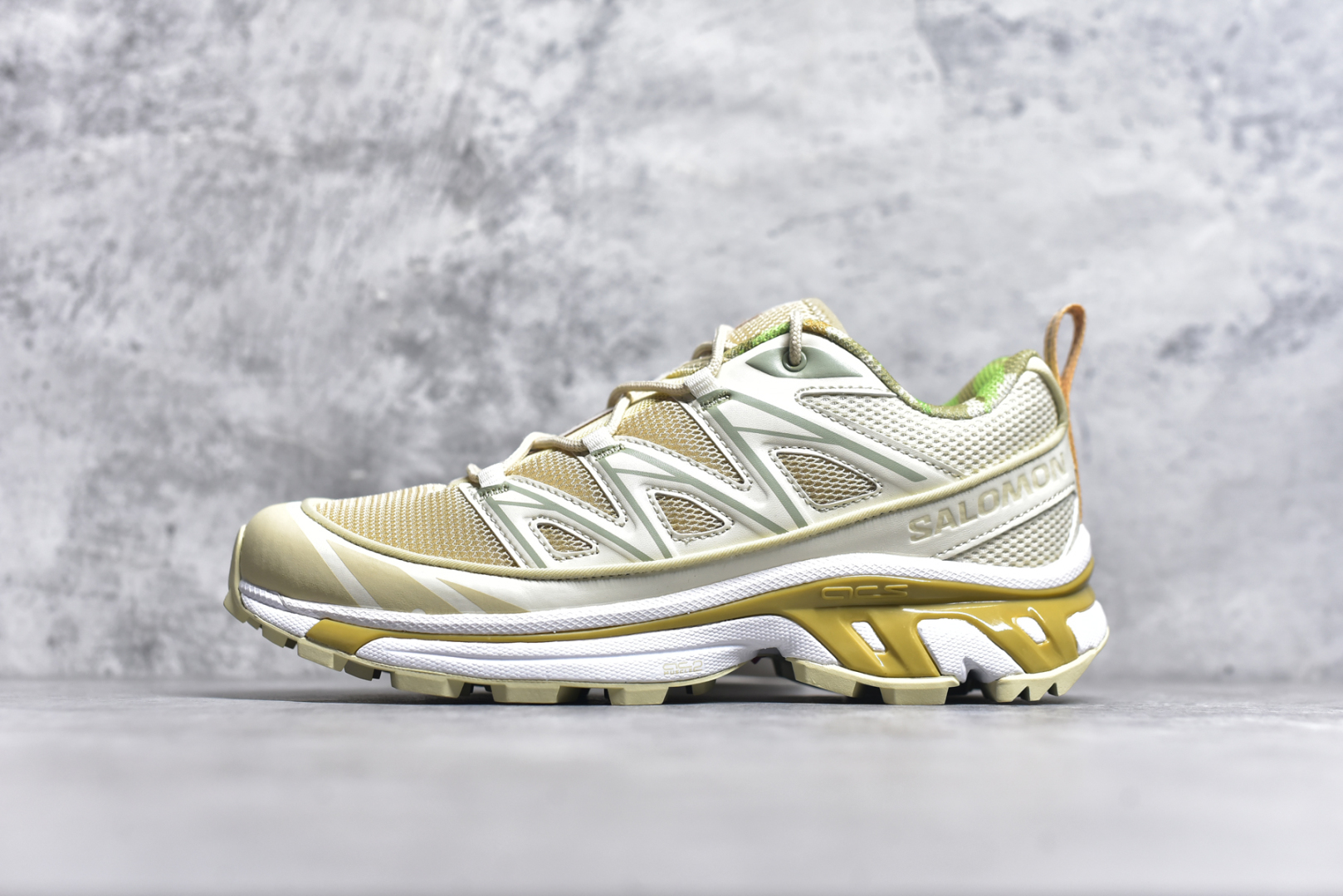 #纯原福利特价  Salomon系列. 萨洛蒙户外越野跑鞋 全套原纸板楦头开发 原厂特供网布配套加持 确保原汁原味 完美呈现版型 鞋面采用SENSIFIT贴合技术 全方位贴合包裹脚型 鞋跟部鞋底牵引设计 提供强大的抓地性能 更适应野外崎岖不平的道路 原档数据独家私模五层组合大底 男女鞋同步官方原装Ortholite轻量化鞋垫 中底布带钢印编号 原厂TPU锁扣 进口港宝加持 后跟自然饱满 还原公司包裹性 尺码：36 36.5 37.5 38 38.5 39 40 40.5 41 42 42.5 43 44 44.5 45-选品中心