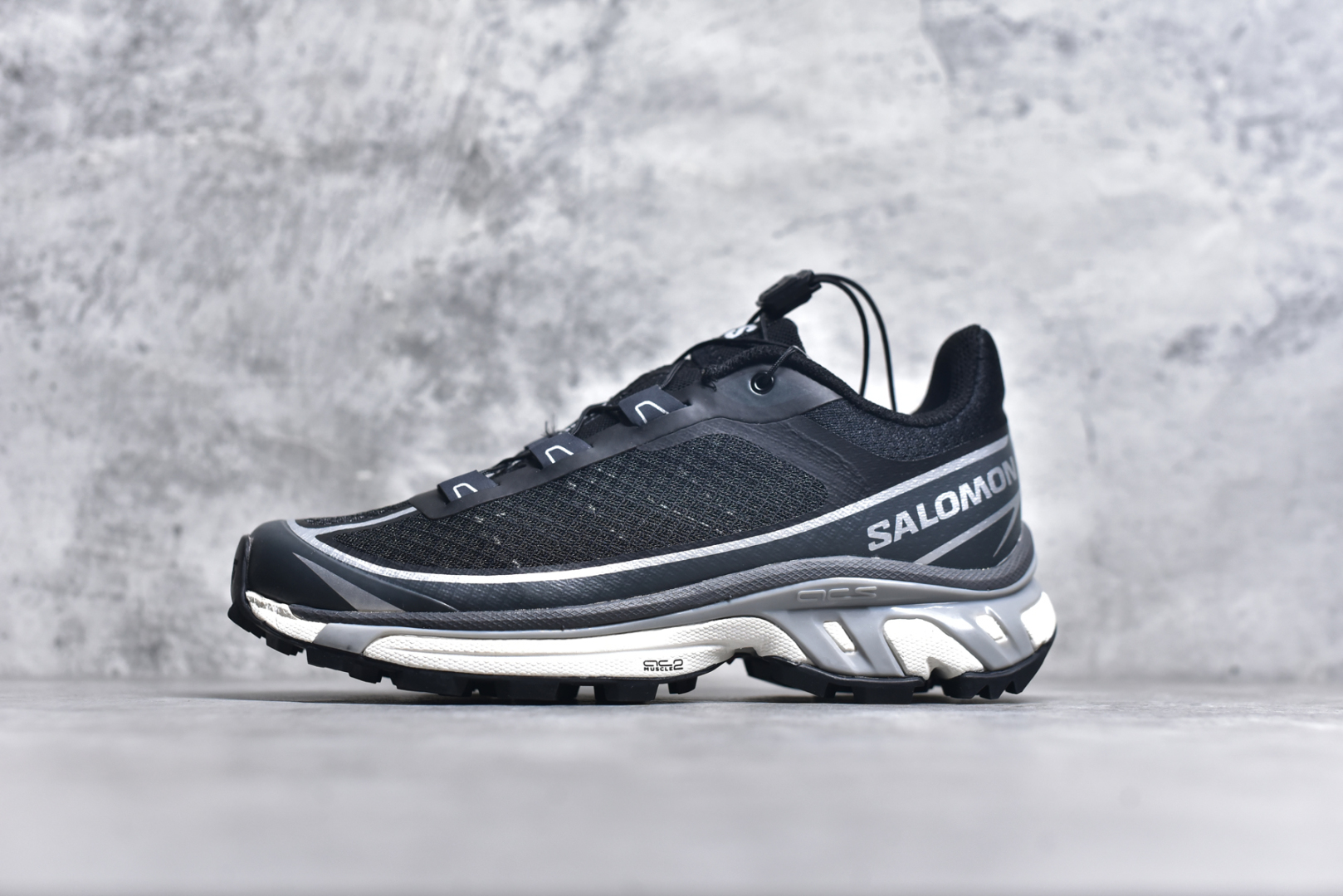 #纯原福利特价  Salomon系列. 萨洛蒙户外越野跑鞋 全套原纸板楦头开发 原厂特供网布配套加持 确保原汁原味 完美呈现版型 鞋面采用SENSIFIT贴合技术 全方位贴合包裹脚型 鞋跟部鞋底牵引设计 提供强大的抓地性能 更适应野外崎岖不平的道路 原档数据独家私模五层组合大底 男女鞋同步官方原装Ortholite轻量化鞋垫 中底布带钢印编号 原厂TPU锁扣 进口港宝加持 后跟自然饱满 还原公司包裹性 尺码：36 36.5 37.5 38 38.5 39 40 40.5 41 42 42.5 43 44 44.5 45-选品中心