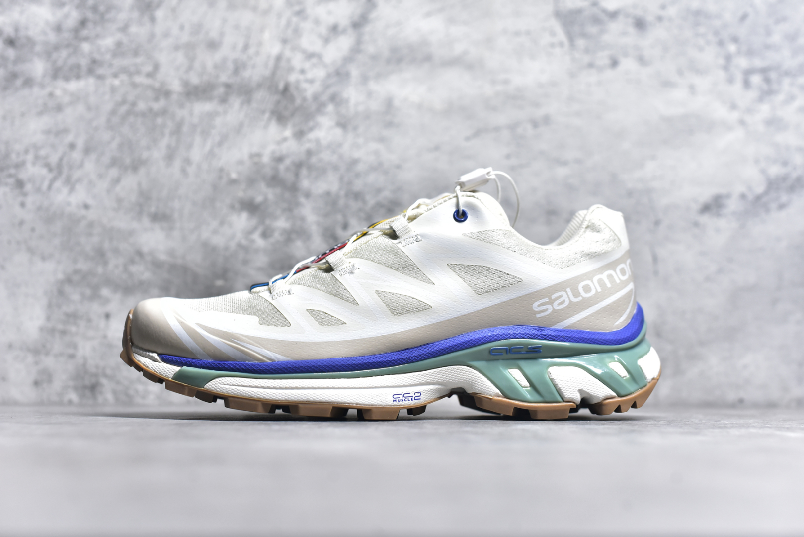#纯原福利特价  Salomon系列. 萨洛蒙户外越野跑鞋 全套原纸板楦头开发 原厂特供网布配套加持 确保原汁原味 完美呈现版型 鞋面采用SENSIFIT贴合技术 全方位贴合包裹脚型 鞋跟部鞋底牵引设计 提供强大的抓地性能 更适应野外崎岖不平的道路 原档数据独家私模五层组合大底 男女鞋同步官方原装Ortholite轻量化鞋垫 中底布带钢印编号 原厂TPU锁扣 进口港宝加持 后跟自然饱满 还原公司包裹性 尺码：36 36.5 37.5 38 38.5 39 40 40.5 41 42 42.5 43 44 44.5 45-选品中心