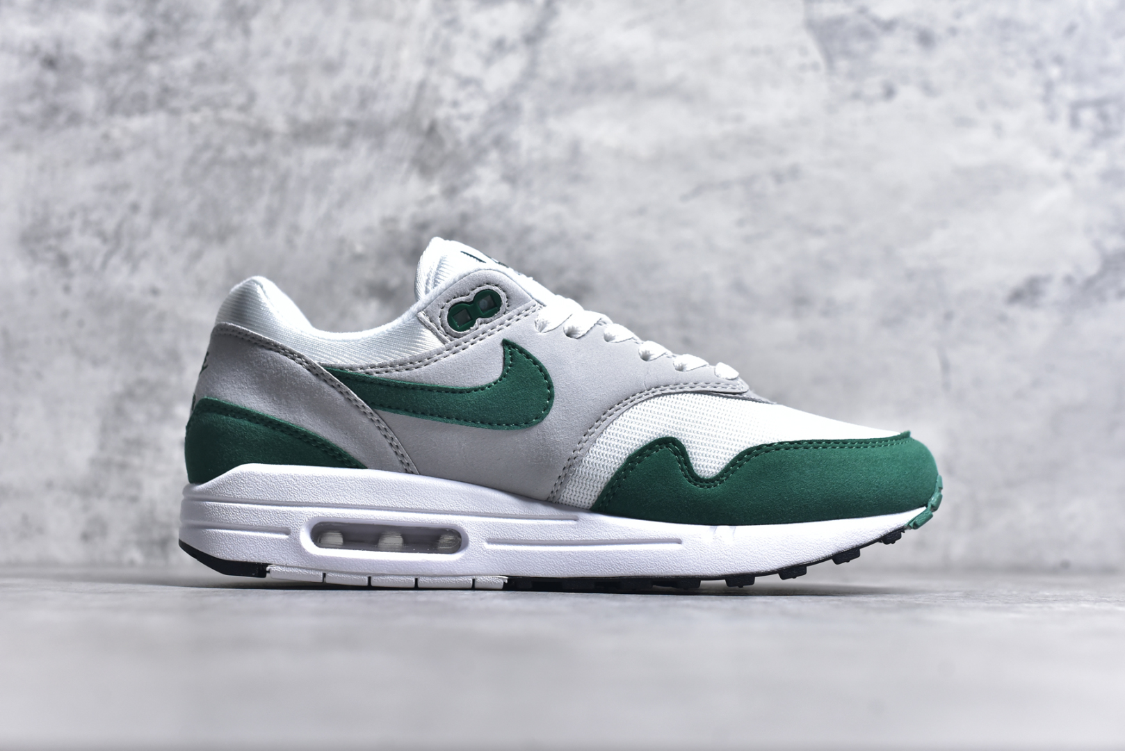 图片[3]-#Nike Air Max 1 白绿 复古休闲跑步鞋 官方同步上架 真标原盒 原底原面 正确版型 原版开发 精准细节 市面最高版本 货号：DZ2628-003 尺码：36 36.5 37.5 38 38.5 39 40 40.5 41 42 42.5 43 44 45 46 46.5 47.5-选品中心