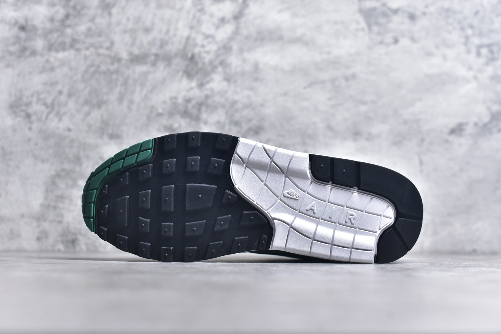 图片[6]-#Nike Air Max 1 白绿 复古休闲跑步鞋 官方同步上架 真标原盒 原底原面 正确版型 原版开发 精准细节 市面最高版本 货号：DZ2628-003 尺码：36 36.5 37.5 38 38.5 39 40 40.5 41 42 42.5 43 44 45 46 46.5 47.5-选品中心