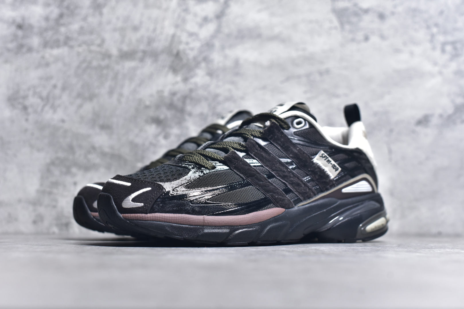 图片[2]-#SFTM x AD Originals ADISTAR CUSHION 联名复古舒适防滑耐磨低帮生活休闲鞋 JH9007实拍调校N版已经零色差零失真 百分百还原实物色彩所见即所得 不存在货不对板色差等低级问题 选购参考实物拍摄 不混卖不参货 只用心做好货严格选品 承诺混一赔十 尺码：36 36.5 37.5 38 38.5 39 40 40.5 41 42 42.5 43 44 44.5 45-选品中心