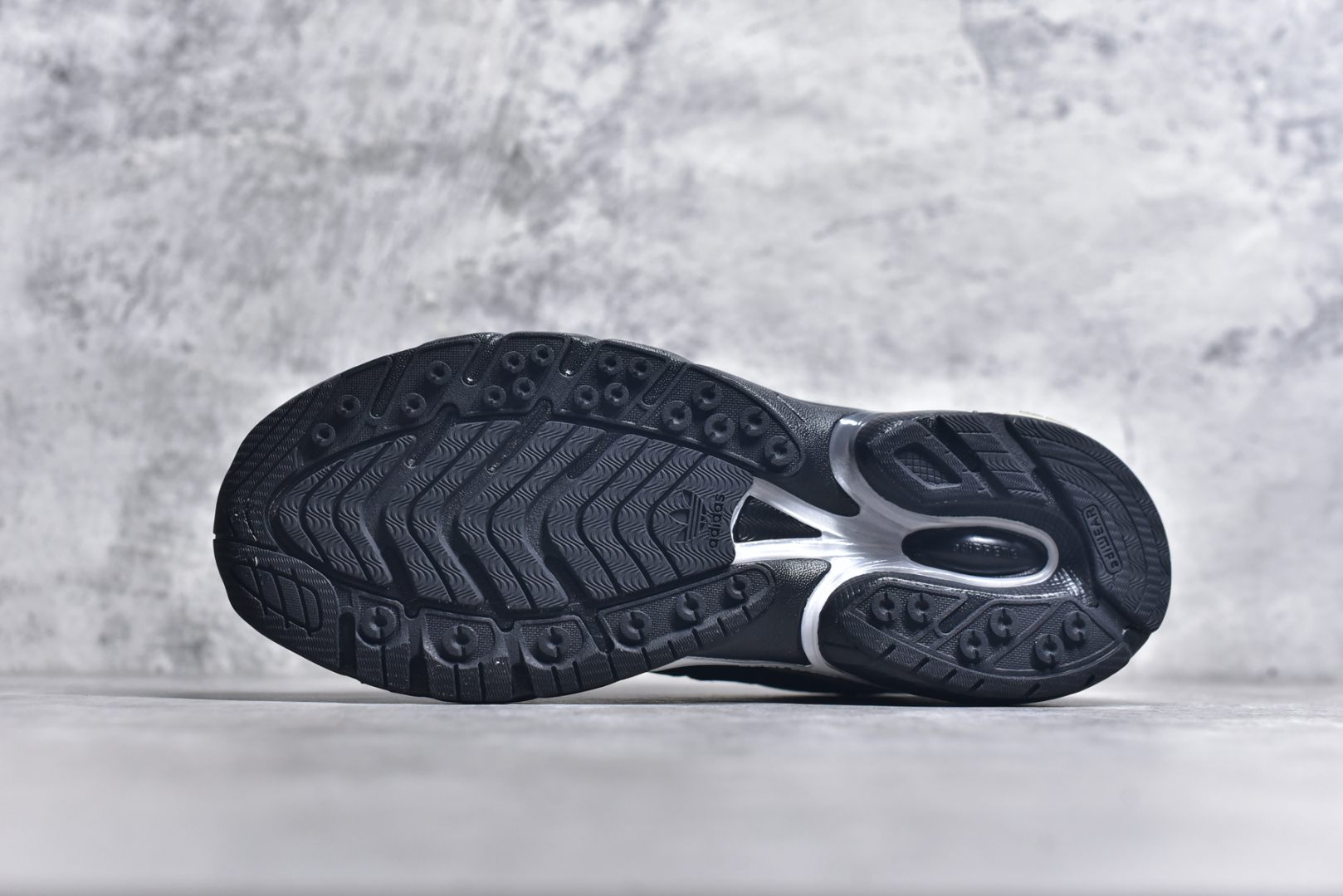 图片[6]-#SFTM x AD Originals ADISTAR CUSHION 联名复古舒适防滑耐磨低帮生活休闲鞋 JH9007实拍调校N版已经零色差零失真 百分百还原实物色彩所见即所得 不存在货不对板色差等低级问题 选购参考实物拍摄 不混卖不参货 只用心做好货严格选品 承诺混一赔十 尺码：36 36.5 37.5 38 38.5 39 40 40.5 41 42 42.5 43 44 44.5 45-选品中心