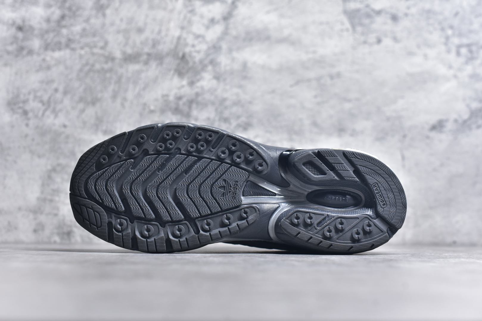 图片[6]-#SFTM x AD Originals ADISTAR CUSHION 联名复古舒适防滑耐磨低帮生活休闲鞋 JH9009 实拍调校N版已经零色差零失真 百分百还原实物色彩所见即所得 不存在货不对板色差等低级问题 选购参考实物拍摄 不混卖不参货 只用心做好货严格选品 承诺混一赔十 尺码：36 36.5 37.5 38 38.5 39 40 40.5 41 42 42.5 43 44 44.5 45-选品中心