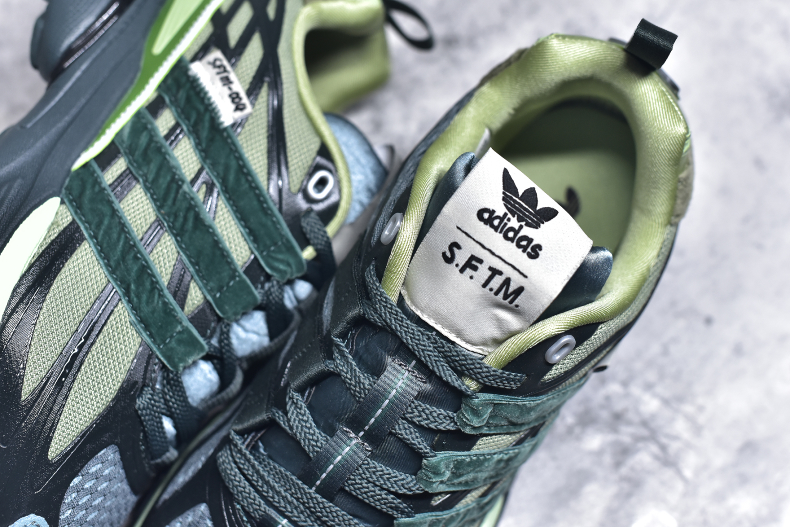 图片[9]-#SFTM x AD Originals ADISTAR CUSHION 联名复古舒适防滑耐磨低帮生活休闲鞋 JH9008 实拍调校N版已经零色差零失真 百分百还原实物色彩所见即所得 不存在货不对板色差等低级问题 选购参考实物拍摄 不混卖不参货 只用心做好货严格选品 承诺混一赔十 尺码：36 36.5 37.5 38 38.5 39 40 40.5 41 42 42.5 43 44 44.5 45-选品中心