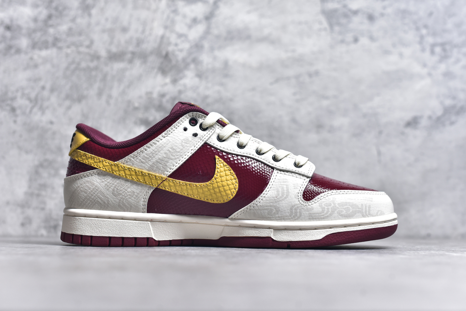 图片[3]-#Nk SB Dunk Low 蛇年限定 周年高端定制 低帮休闲板鞋 WR0102-012 #定制鞋盒 大厂纯原品质出货 超高清洁度 皮料切割干净无任何毛边 细节完美 尺码：39 40 40.5 41 42 42.5 43 44 44.5 45 46 9.E5-选品中心