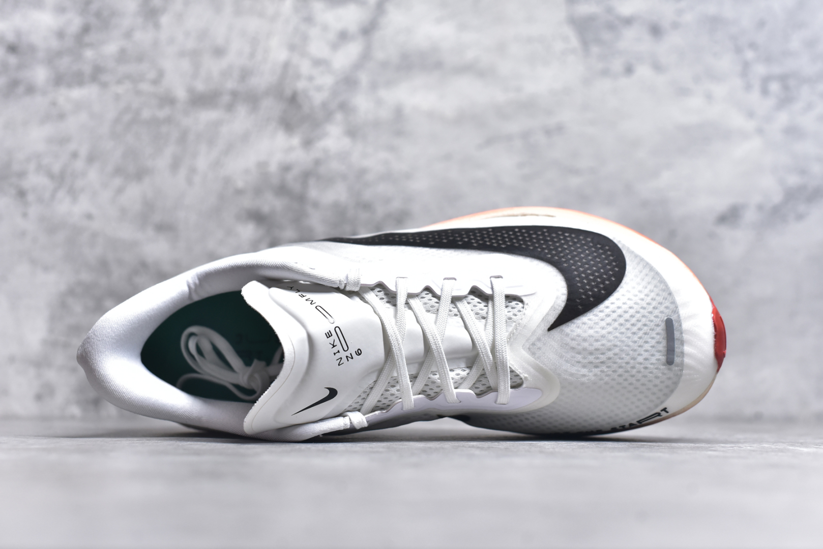 图片[4]-#NK ZoomX Invincible Run Flyknit 6 轻量跑鞋 飞织低帮休闲运动慢跑鞋 厚底增高 老爹鞋 此鞋专为短跑运动员而生 是为 5 至 10 公里距离的赛事和训练打造 整体设计采用流线型的轻质工程网眼材质构成鞋面 并与其他 Running 旗舰鞋款同样搭载全脚掌 ZoomX 缓冲中底 搭配 Pebax 物料与橡胶外底 ZoomX StreakFly 首发配色以Prototype呈现 其灵感是来自开发期间的磨损测试 透过编号的标记与内侧的预期跑步距离突出研发过程 货号： HJ7038-100 尺码：36 36.5 37.5 38 38.5 39 40 40.5 41 42 42.5 43 44 45-选品中心
