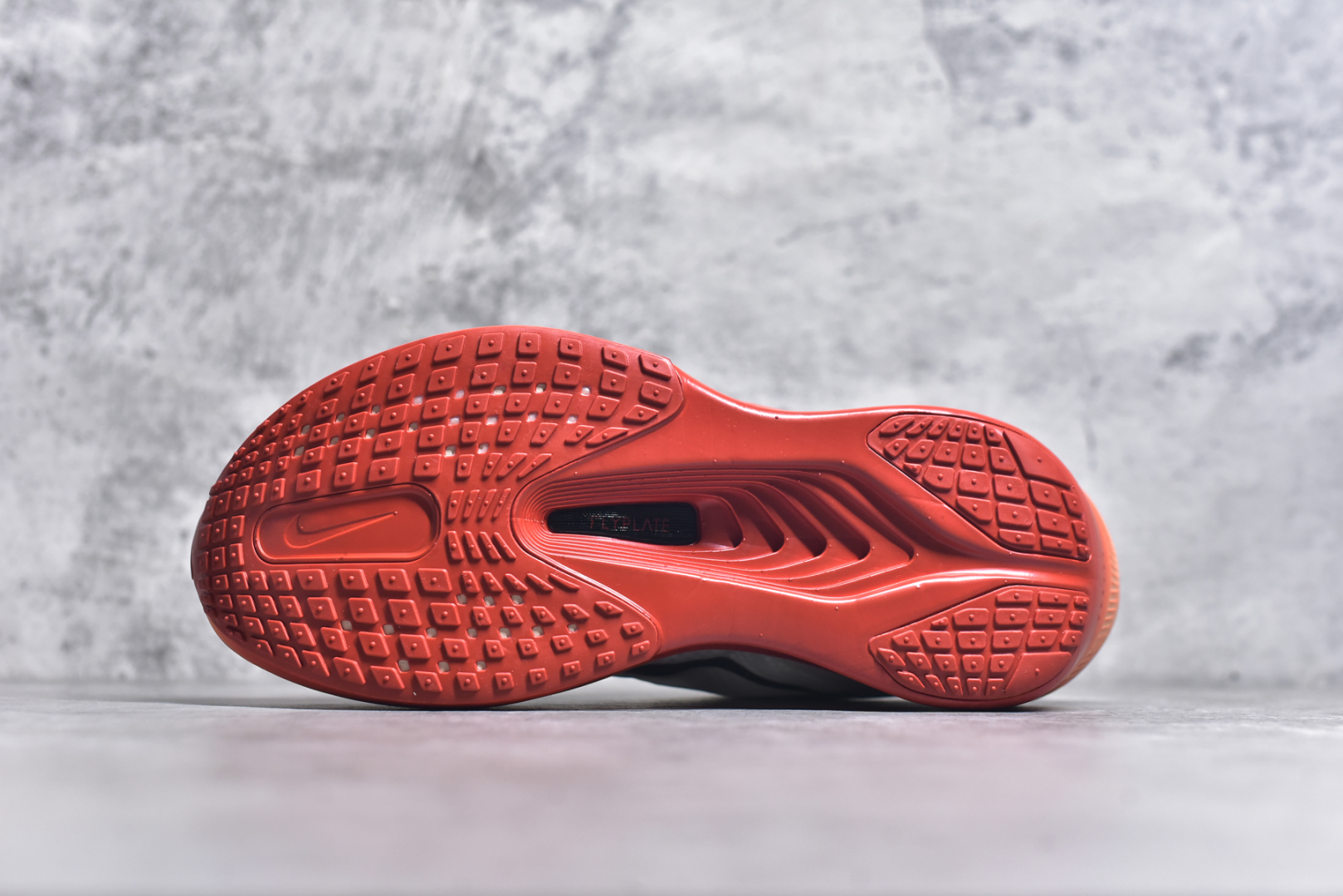 图片[6]-#NK ZoomX Invincible Run Flyknit 6 轻量跑鞋 飞织低帮休闲运动慢跑鞋 厚底增高 老爹鞋 此鞋专为短跑运动员而生 是为 5 至 10 公里距离的赛事和训练打造 整体设计采用流线型的轻质工程网眼材质构成鞋面 并与其他 Running 旗舰鞋款同样搭载全脚掌 ZoomX 缓冲中底 搭配 Pebax 物料与橡胶外底 ZoomX StreakFly 首发配色以Prototype呈现 其灵感是来自开发期间的磨损测试 透过编号的标记与内侧的预期跑步距离突出研发过程 货号： HJ7038-100 尺码：36 36.5 37.5 38 38.5 39 40 40.5 41 42 42.5 43 44 45-选品中心