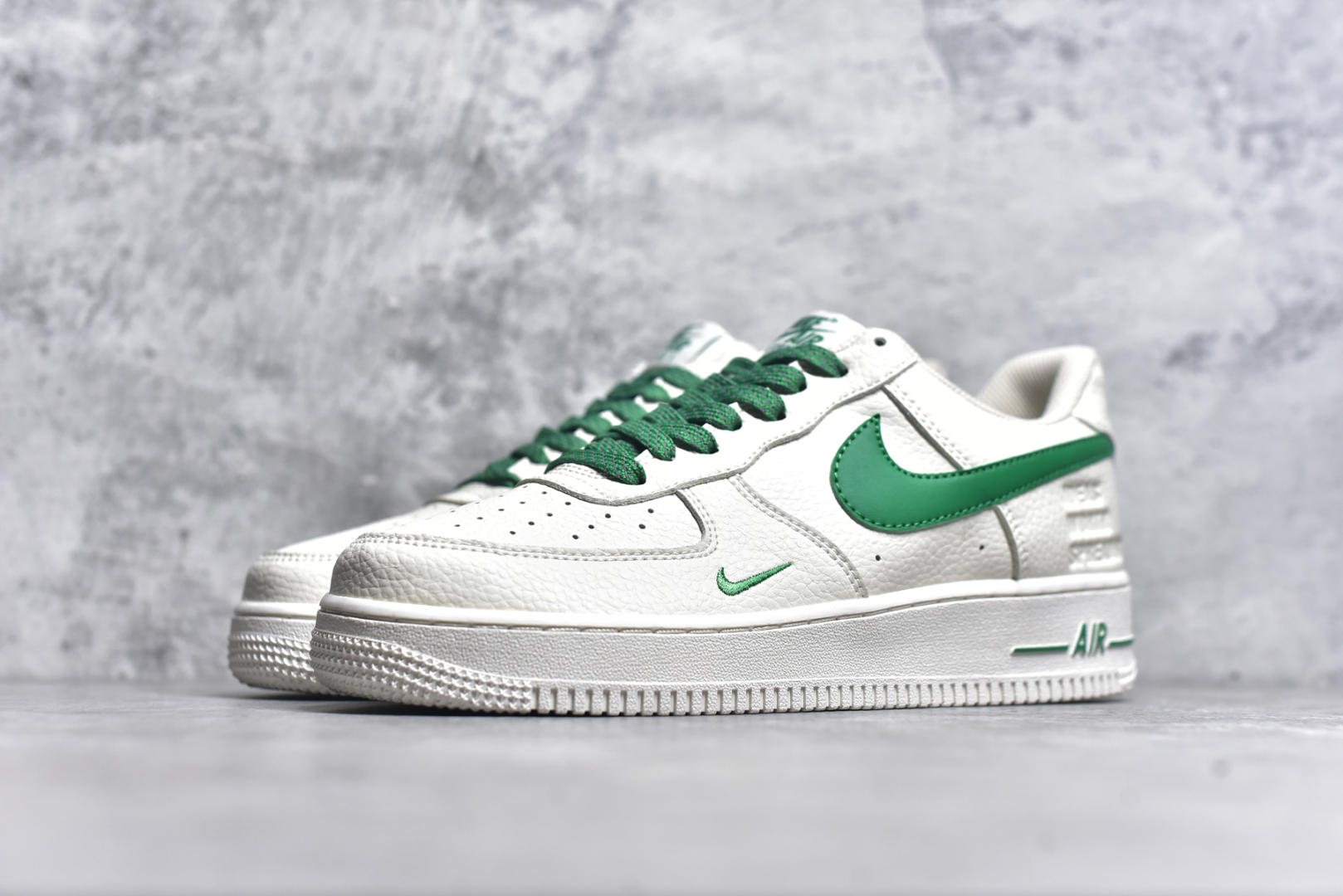 图片[2]-#Air Force 1 \’07 Low 米白绿反光原楦头原纸板 打造纯正空军版型 #专注外贸渠道 全掌内置蜂窝气垫 #原盒配件 原厂中底钢印、拉帮完美 官方同步上架货号：DD8959-707 尺码：35.5 36 36.5 37.5 38 38.5 39 40 40.5 41 42 42.5 43 44 44.5 45-选品中心