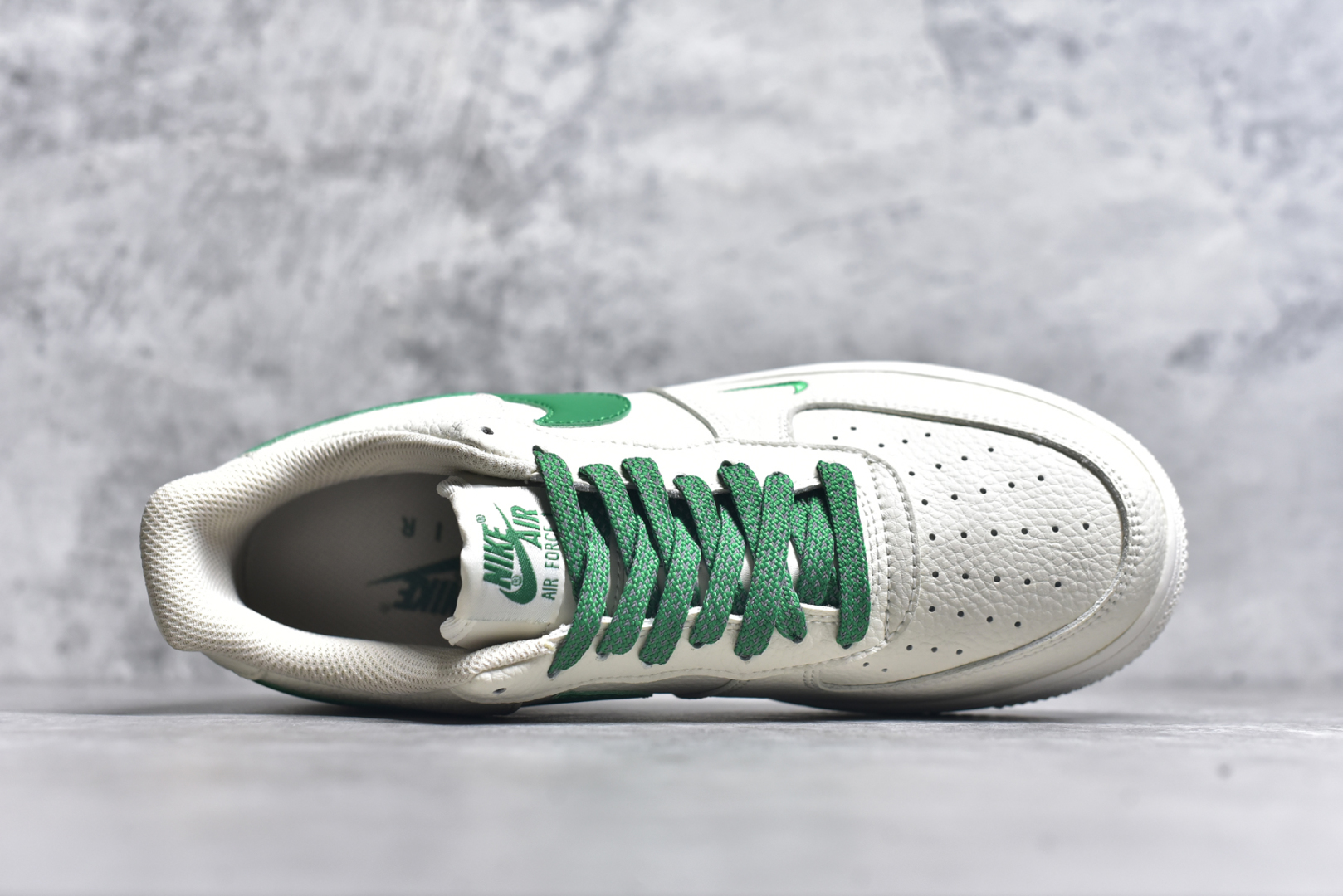 图片[4]-#Air Force 1 \’07 Low 米白绿反光原楦头原纸板 打造纯正空军版型 #专注外贸渠道 全掌内置蜂窝气垫 #原盒配件 原厂中底钢印、拉帮完美 官方同步上架货号：DD8959-707 尺码：35.5 36 36.5 37.5 38 38.5 39 40 40.5 41 42 42.5 43 44 44.5 45-选品中心