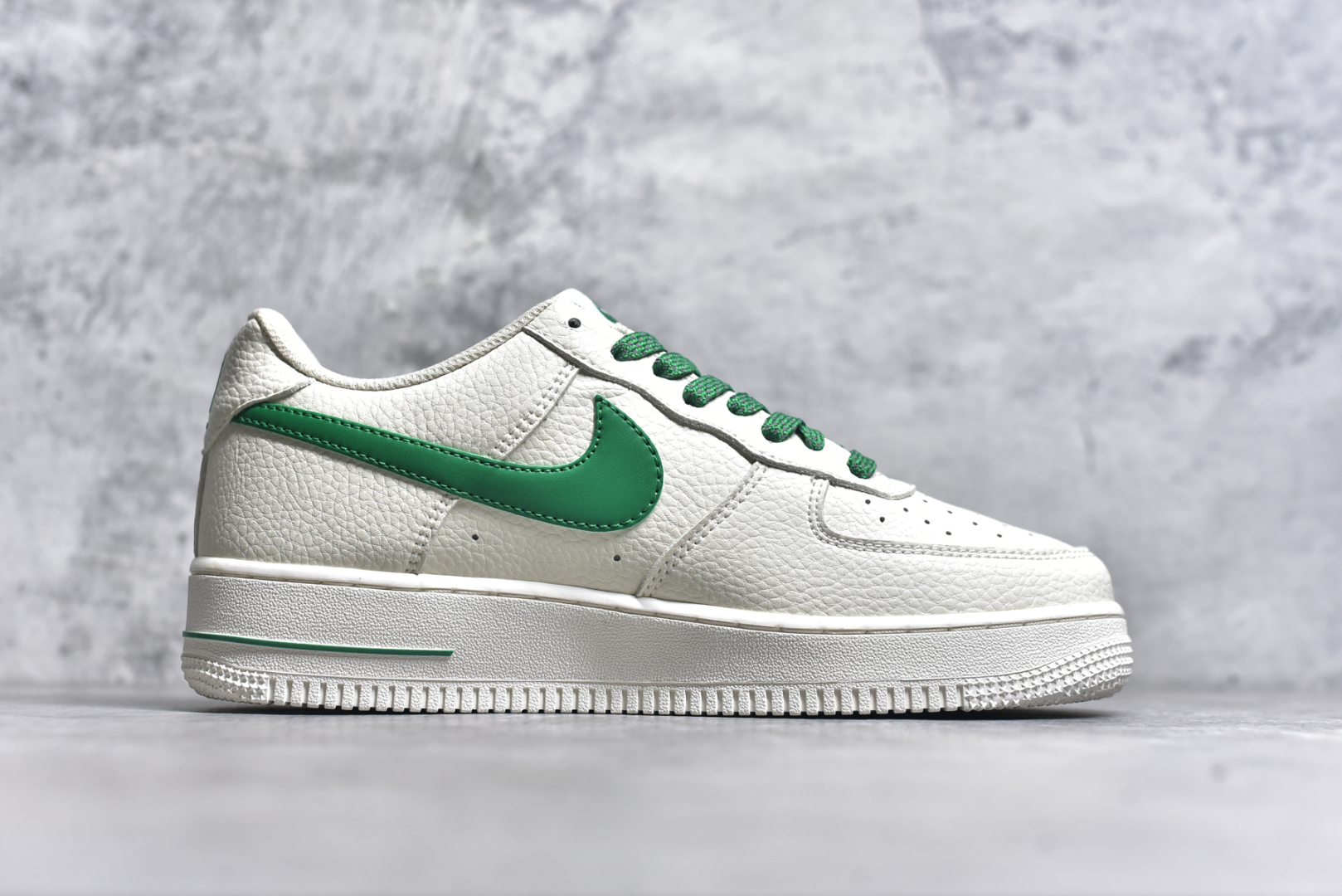 图片[3]-#Air Force 1 \’07 Low 米白绿反光原楦头原纸板 打造纯正空军版型 #专注外贸渠道 全掌内置蜂窝气垫 #原盒配件 原厂中底钢印、拉帮完美 官方同步上架货号：DD8959-707 尺码：35.5 36 36.5 37.5 38 38.5 39 40 40.5 41 42 42.5 43 44 44.5 45-选品中心