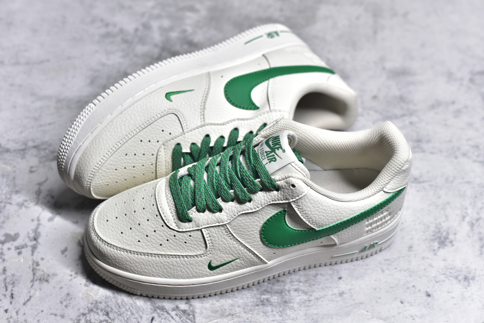 图片[7]-#Air Force 1 \’07 Low 米白绿反光原楦头原纸板 打造纯正空军版型 #专注外贸渠道 全掌内置蜂窝气垫 #原盒配件 原厂中底钢印、拉帮完美 官方同步上架货号：DD8959-707 尺码：35.5 36 36.5 37.5 38 38.5 39 40 40.5 41 42 42.5 43 44 44.5 45-选品中心