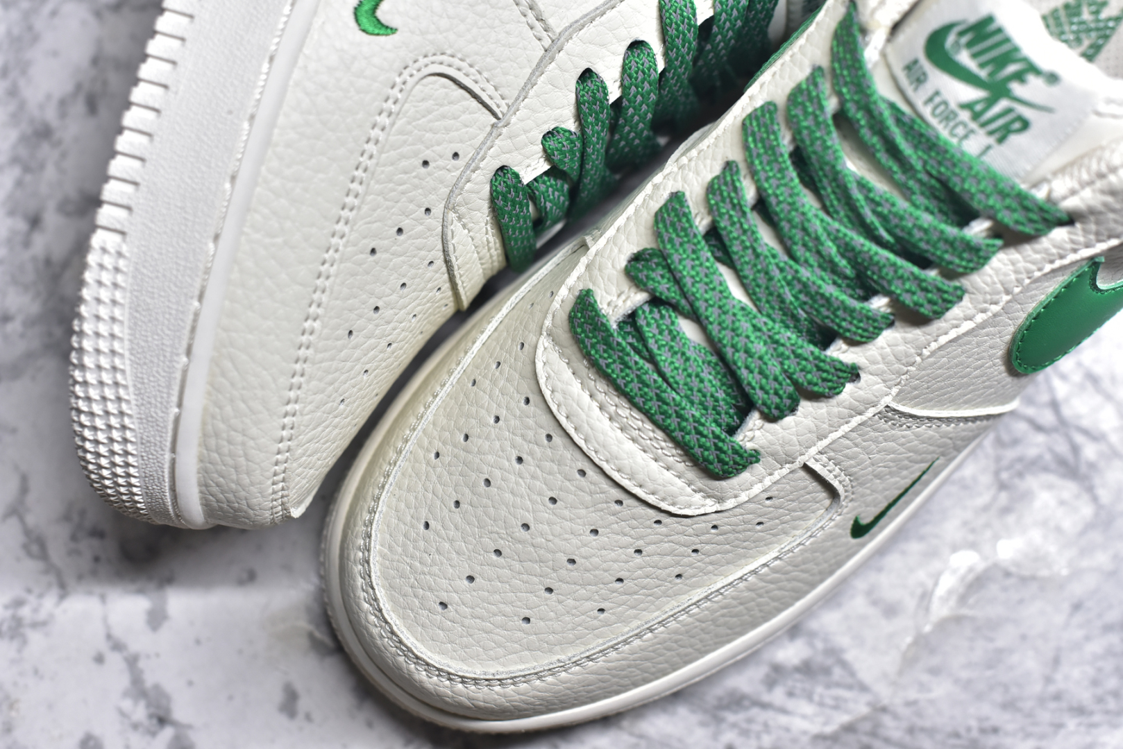 图片[8]-#Air Force 1 \’07 Low 米白绿反光原楦头原纸板 打造纯正空军版型 #专注外贸渠道 全掌内置蜂窝气垫 #原盒配件 原厂中底钢印、拉帮完美 官方同步上架货号：DD8959-707 尺码：35.5 36 36.5 37.5 38 38.5 39 40 40.5 41 42 42.5 43 44 44.5 45-选品中心